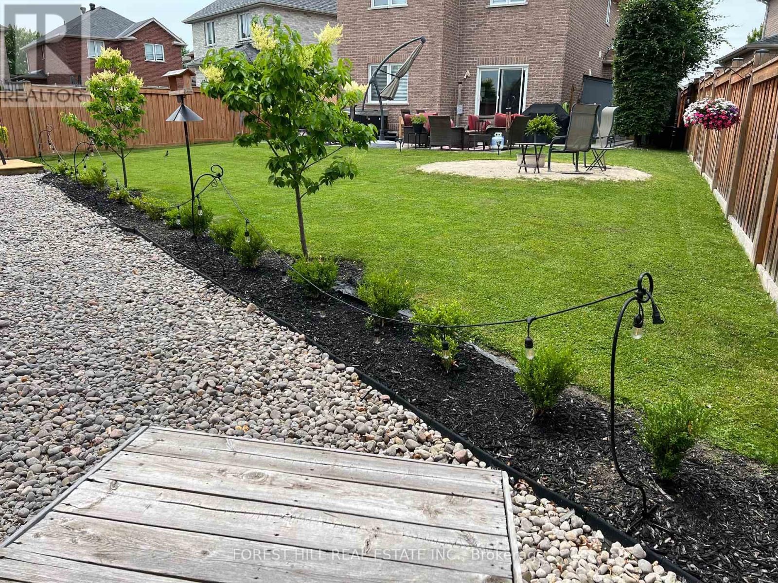 18 DRESDEN COURT Image 42