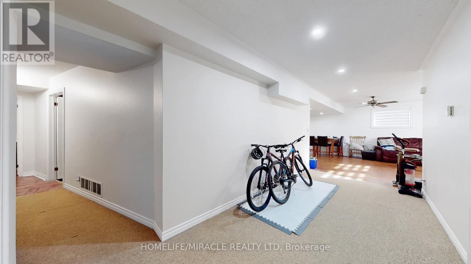 59 CENTRE ROAD Image 28