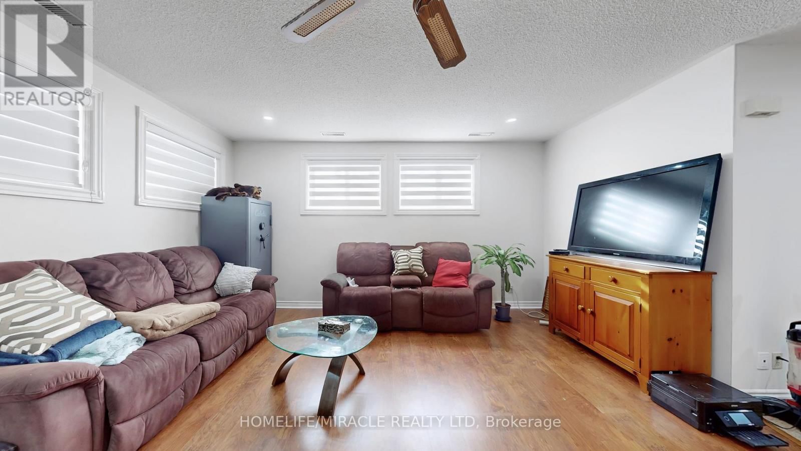 59 CENTRE ROAD Image 50