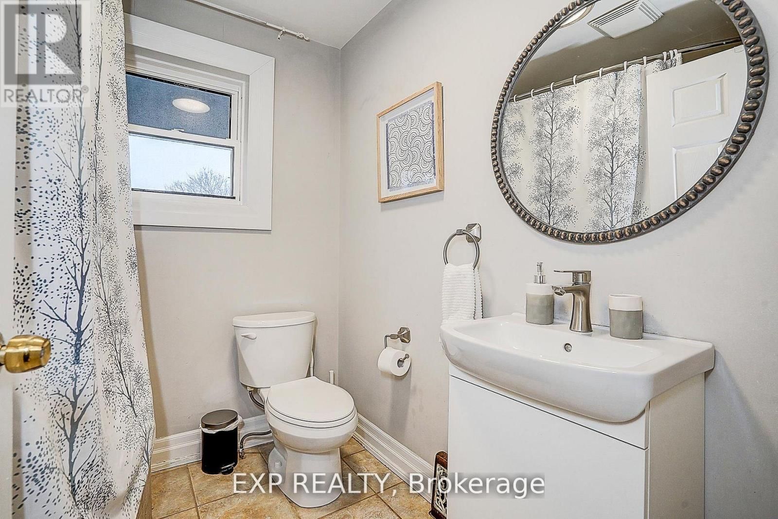 12 VINCENT STREET Image 10