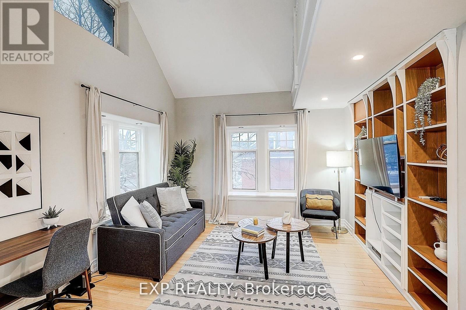 12 VINCENT STREET Image 7