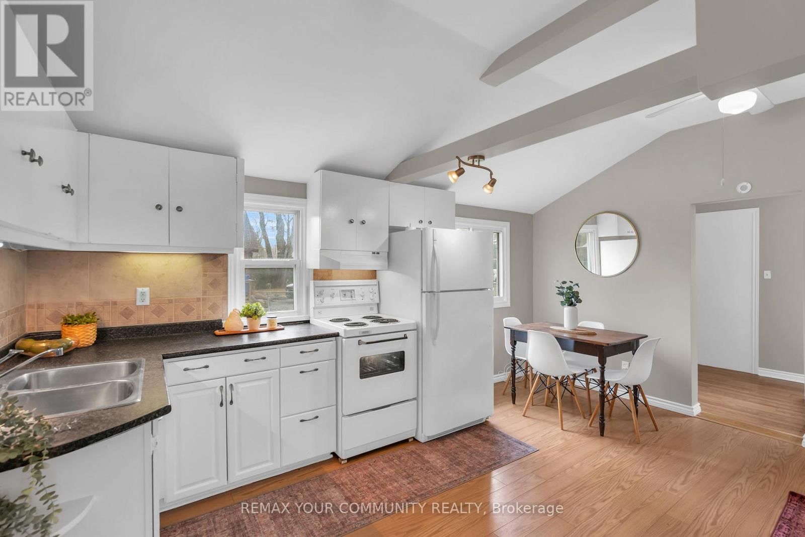 765 CHURCHILL LANE Image 13