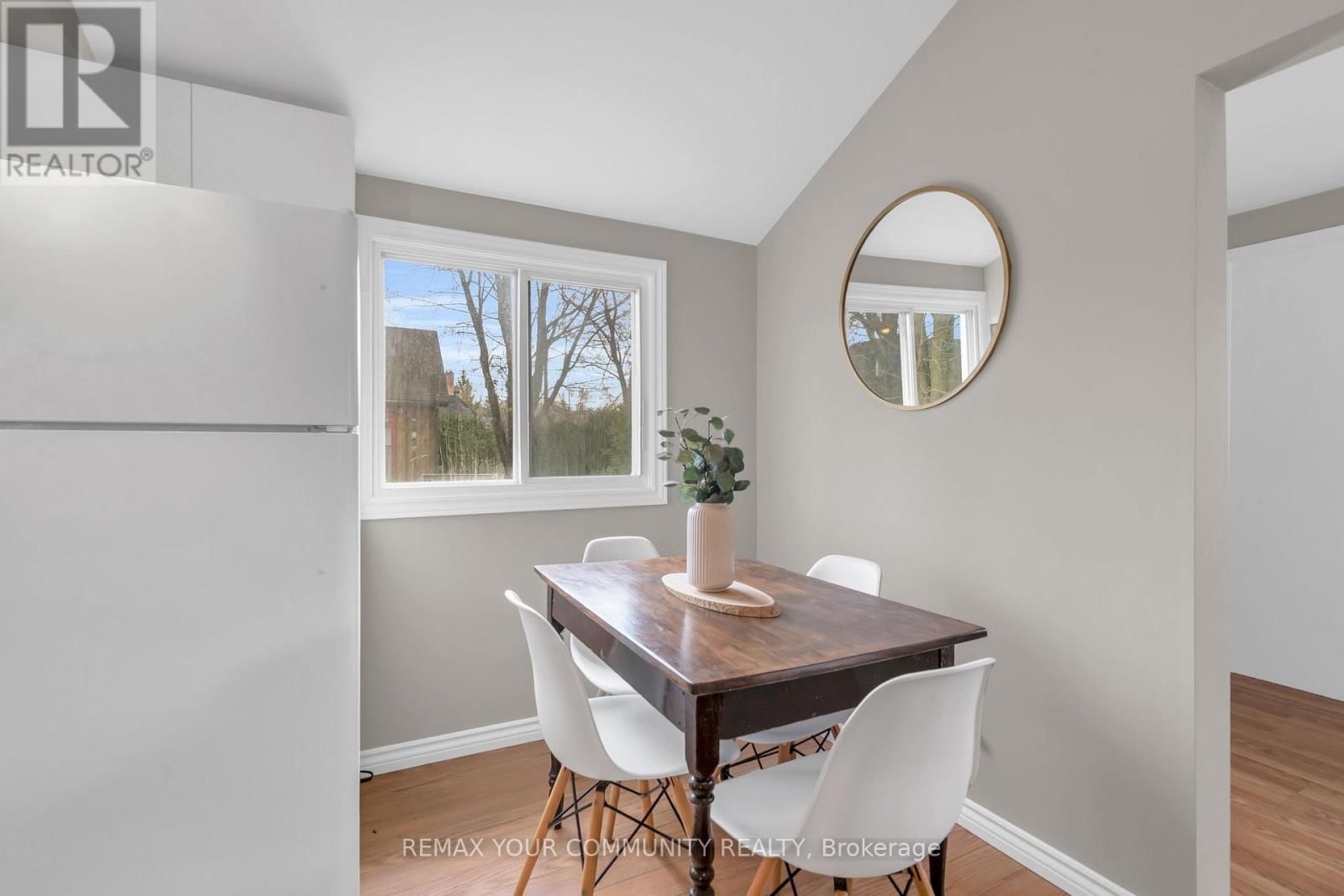 765 CHURCHILL LANE Image 21