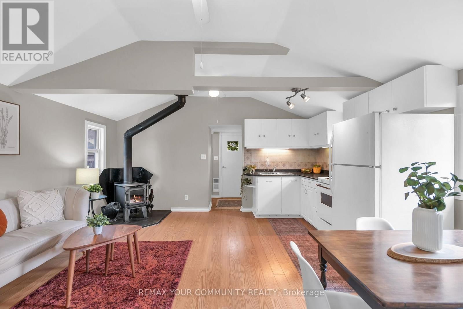 765 CHURCHILL LANE Image 23