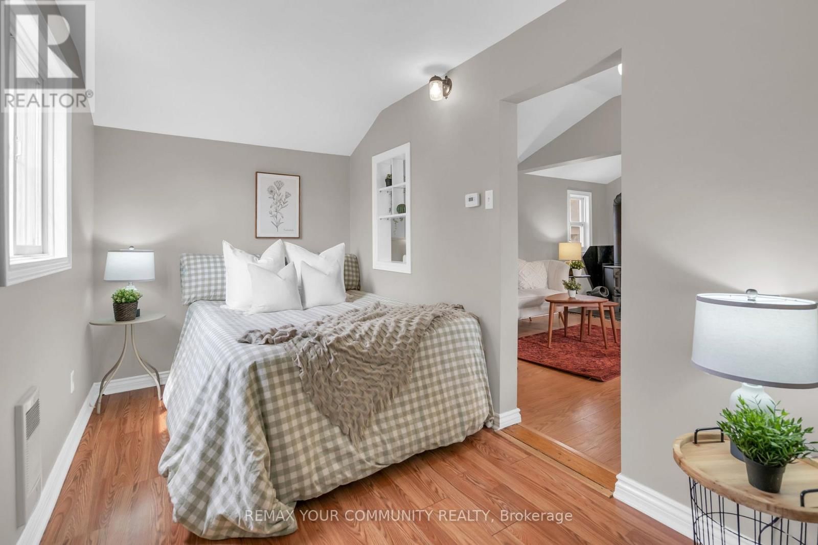 765 CHURCHILL LANE Image 25