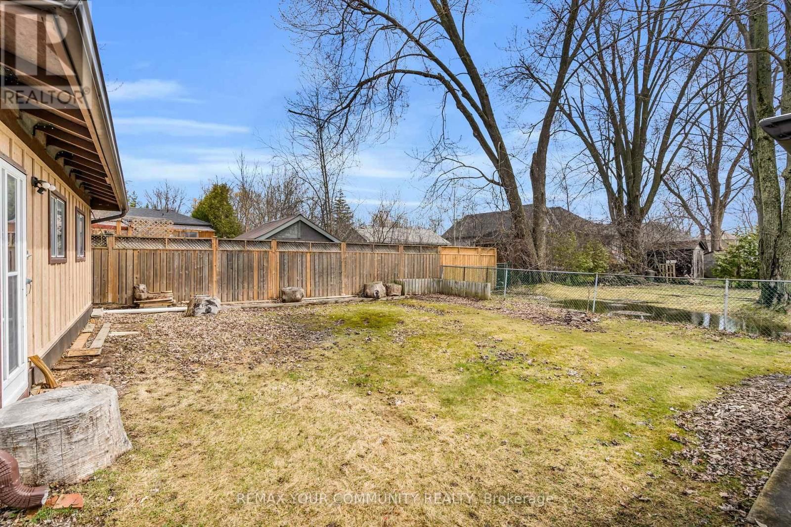 765 CHURCHILL LANE Image 35