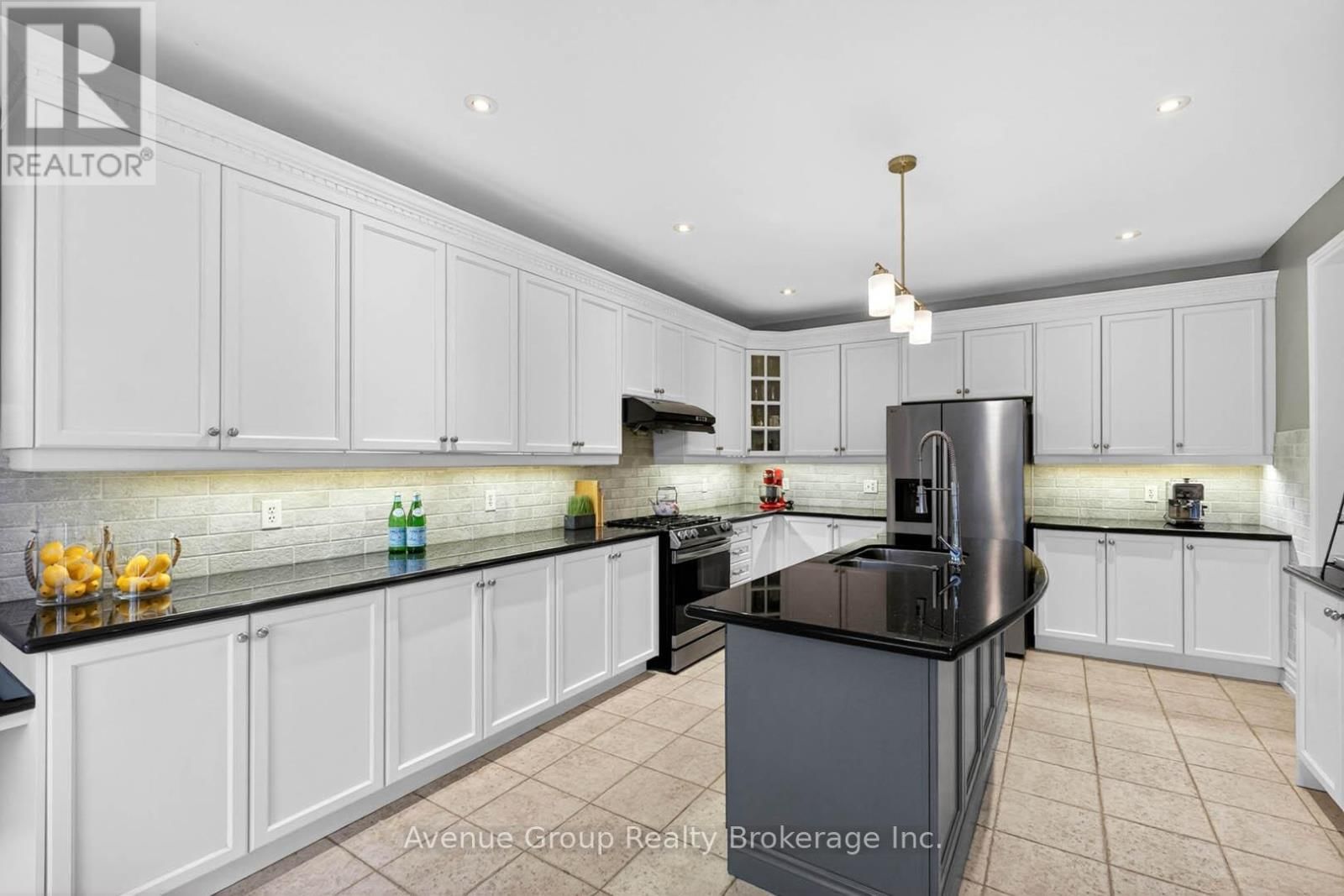 63 ADASTRA CRESCENT Image 16