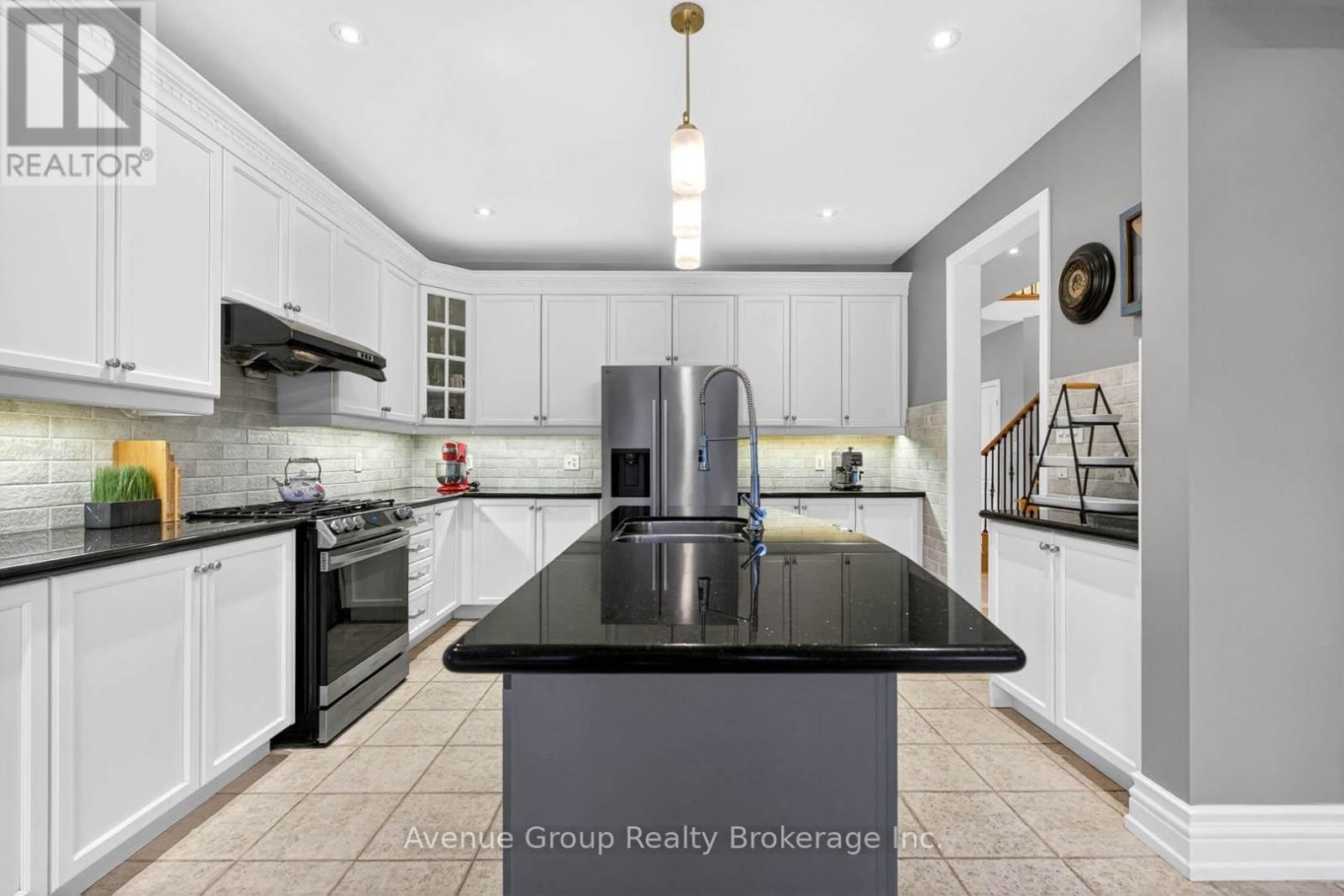 63 ADASTRA CRESCENT Image 17