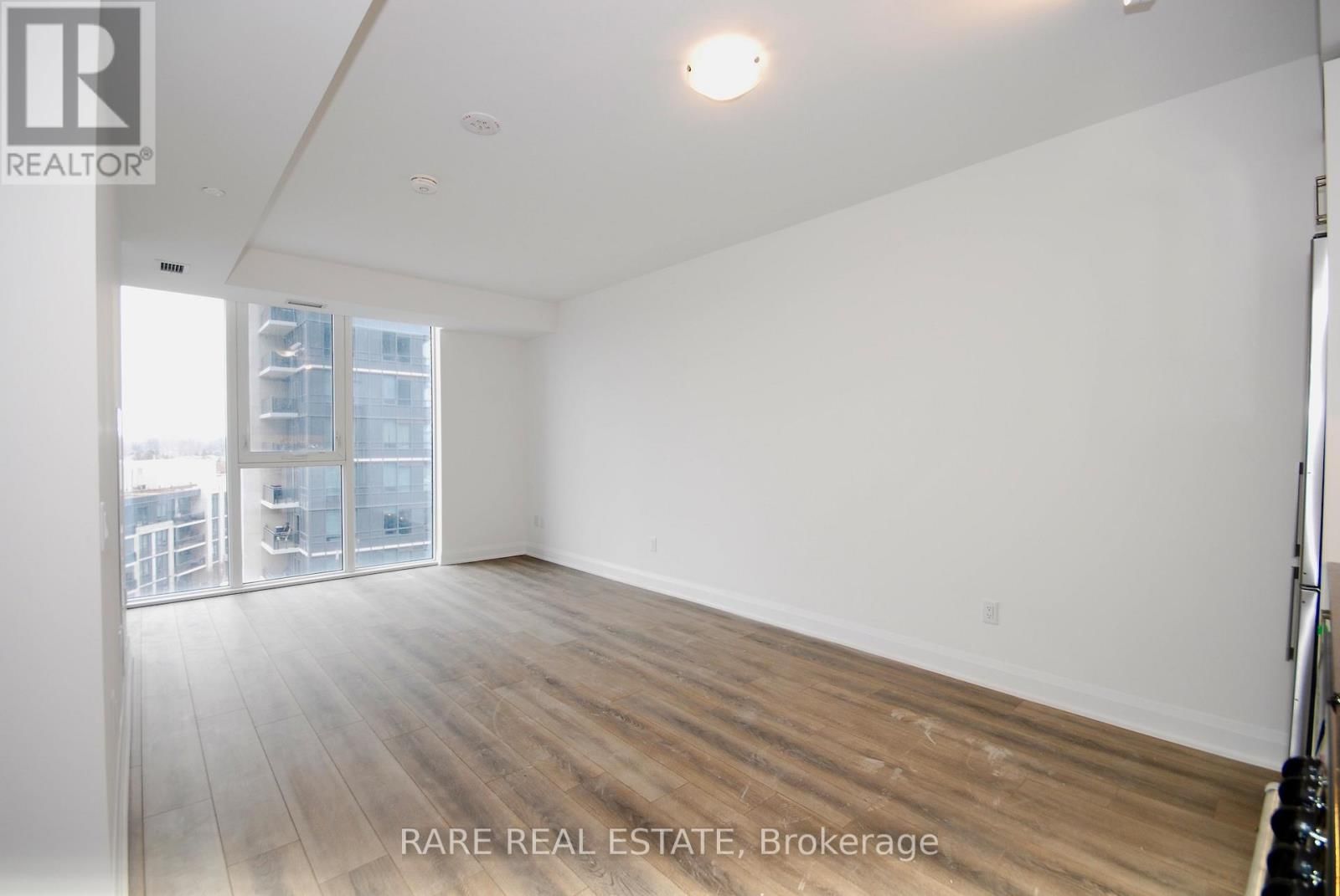 711E - 20 GATINEAU DRIVE Image 5