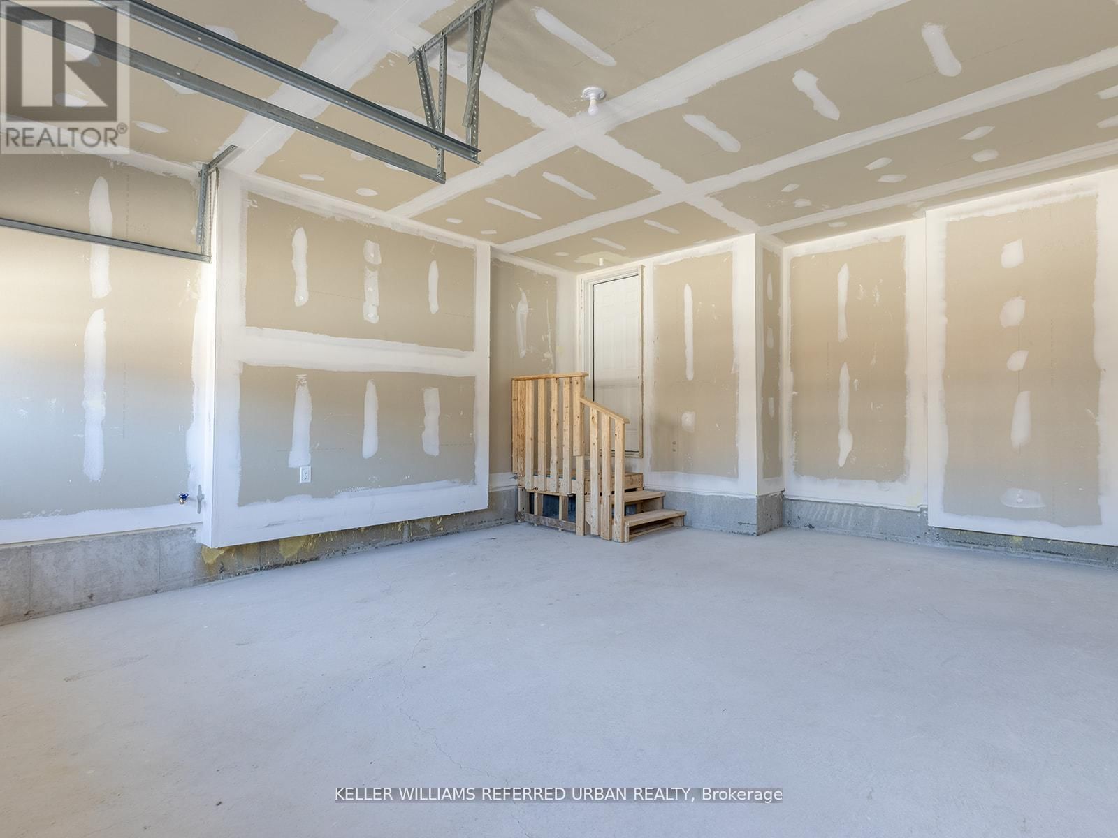 1470 DAVIS LOOP CIRCLE Image 20