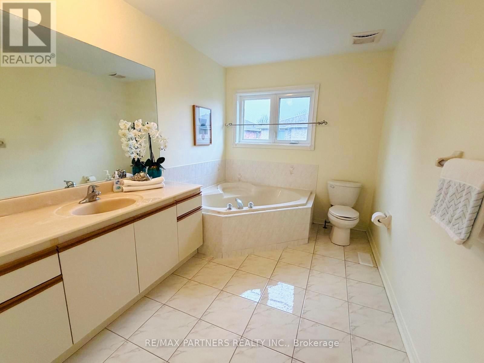 #27 - 50 RUBIN STREET Image 13