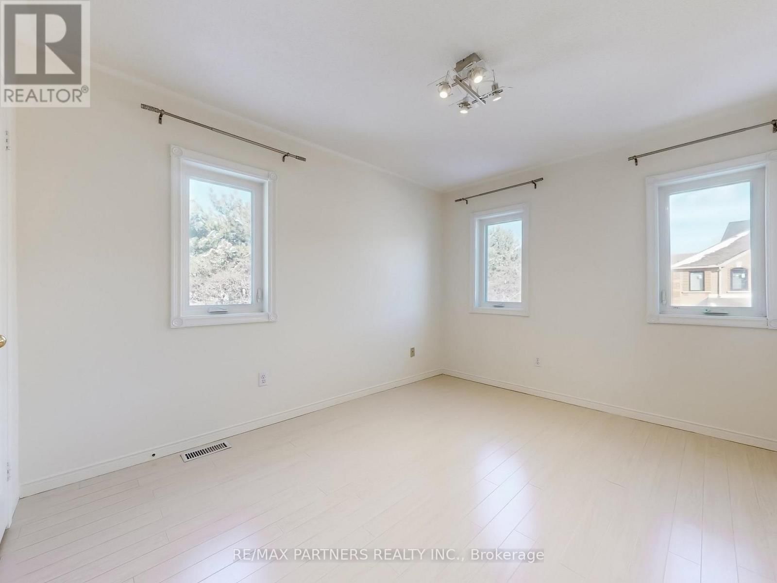 #27 - 50 RUBIN STREET Image 15