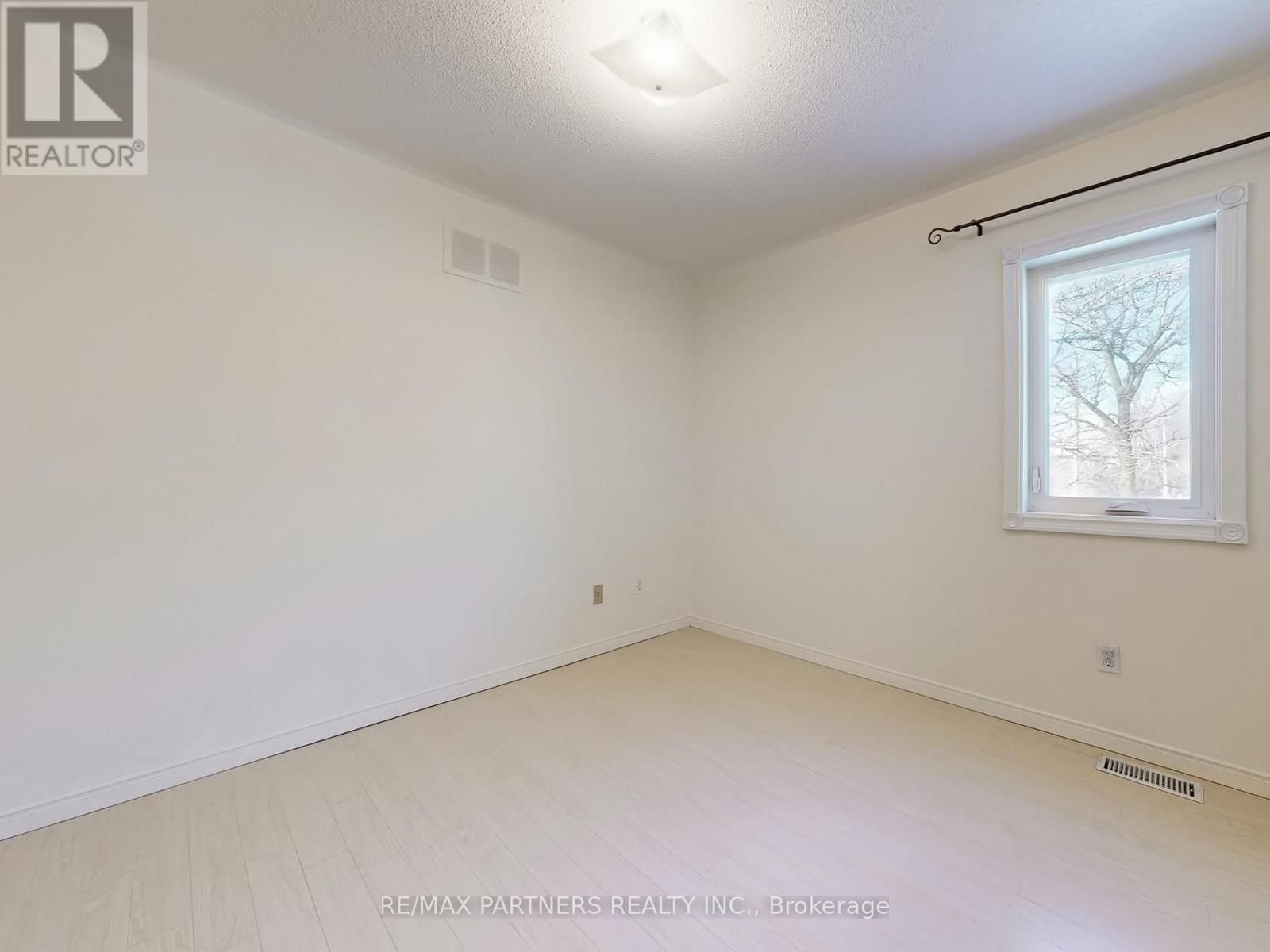 #27 - 50 RUBIN STREET Image 17