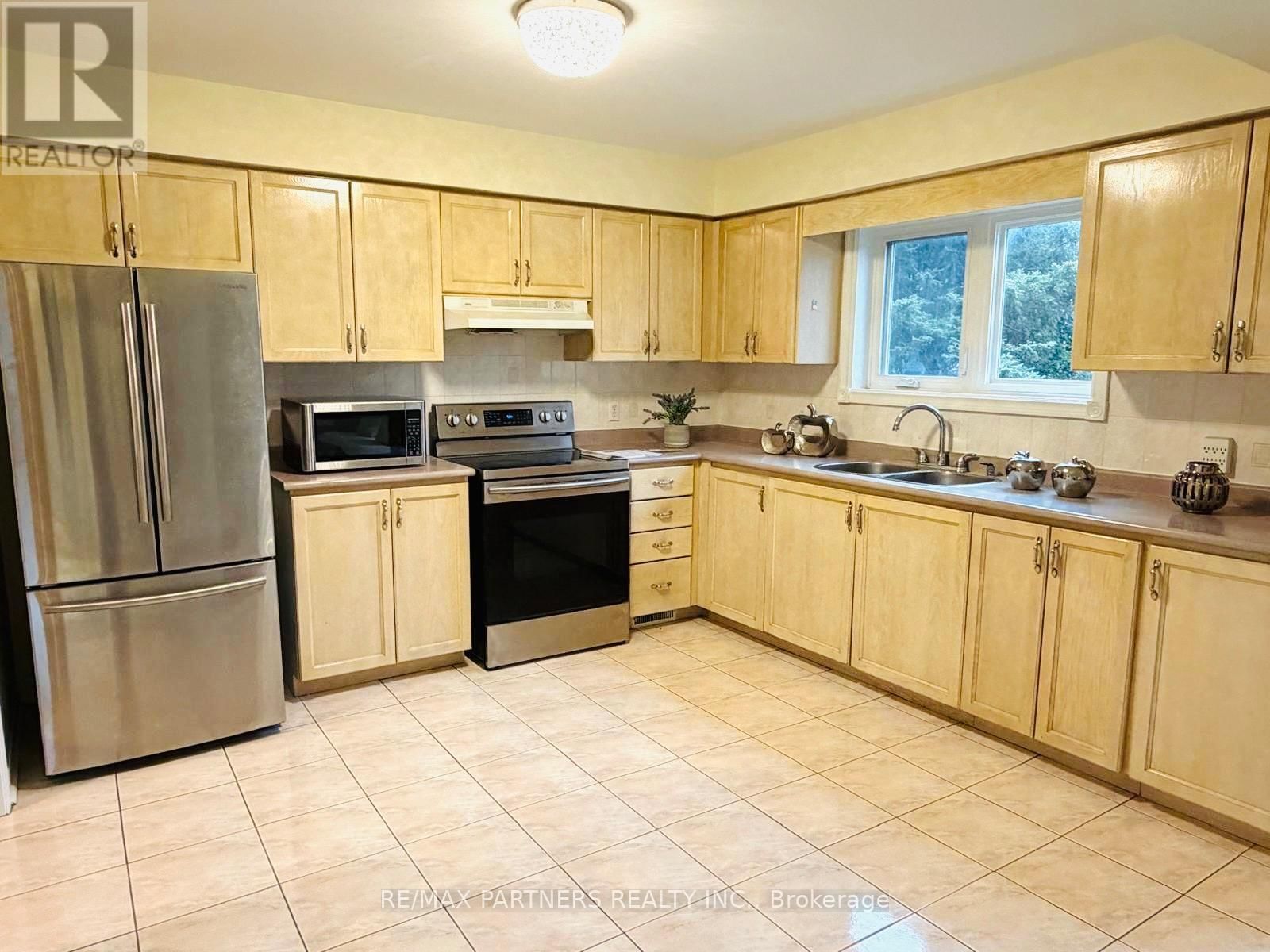 #27 - 50 RUBIN STREET Image 7