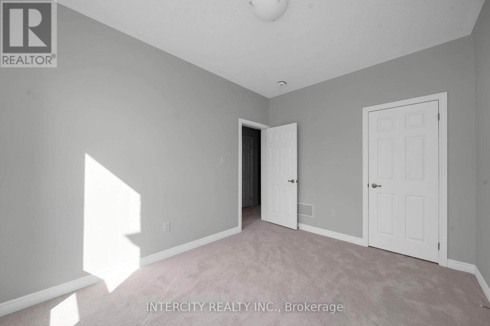 55 JOHANN DRIVE Image 22