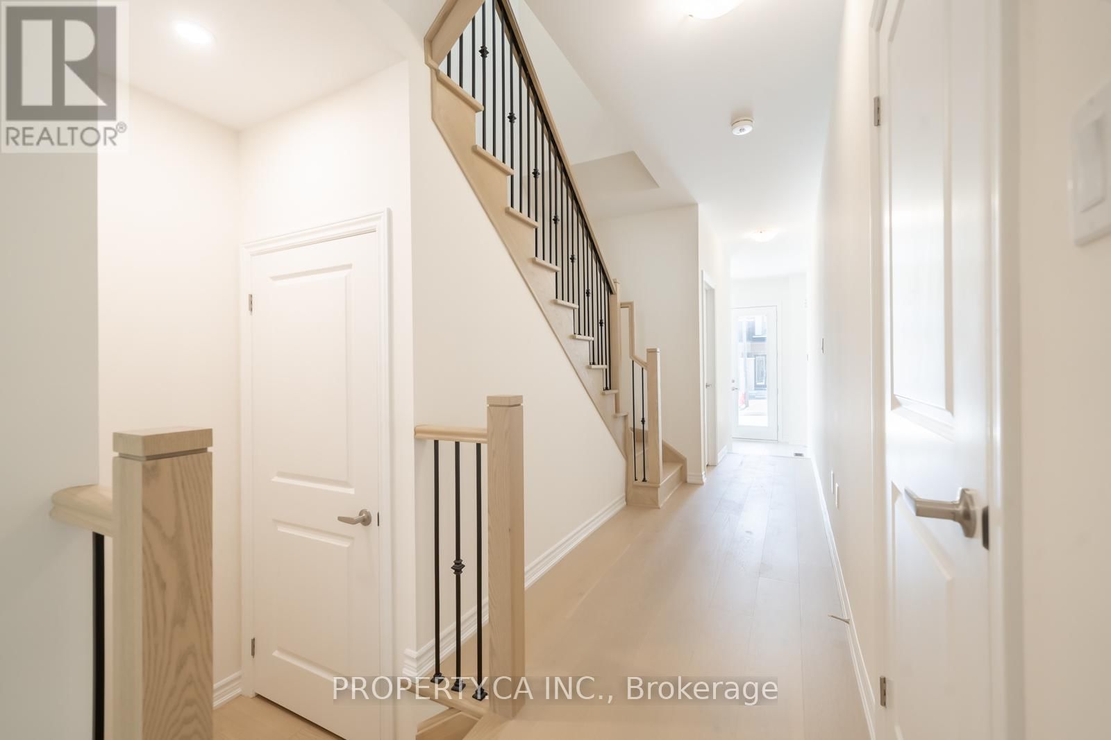 52 RUMI COURT Image 13