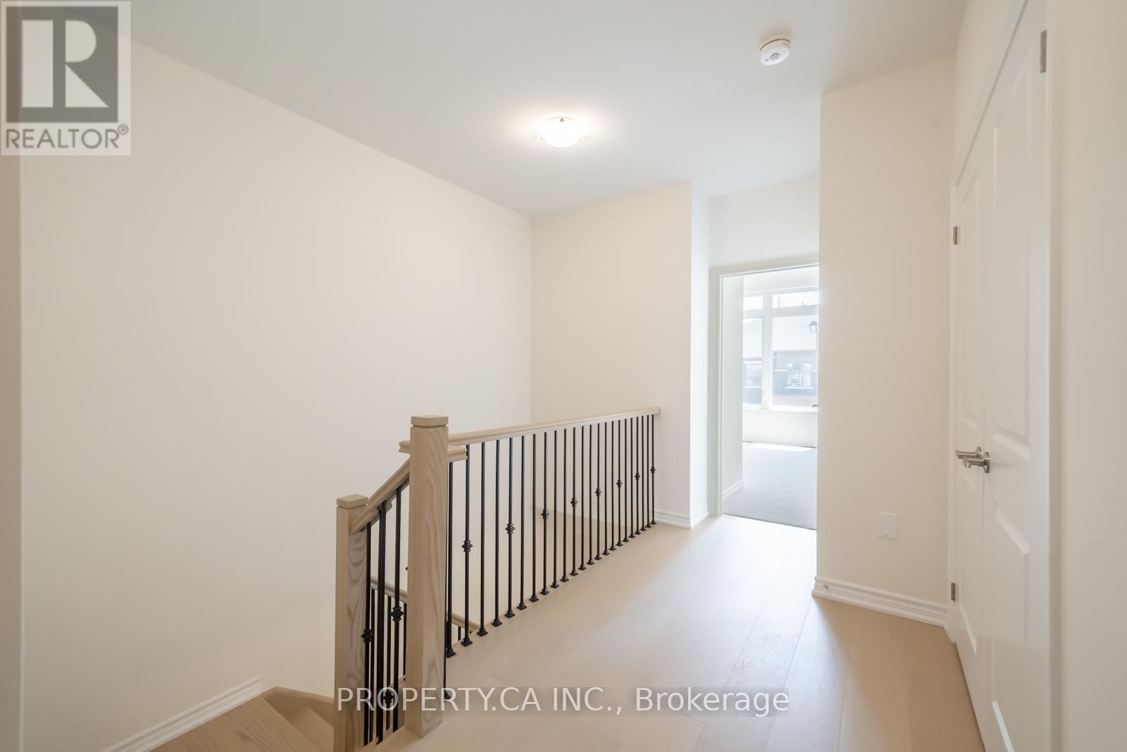 52 RUMI COURT Image 14