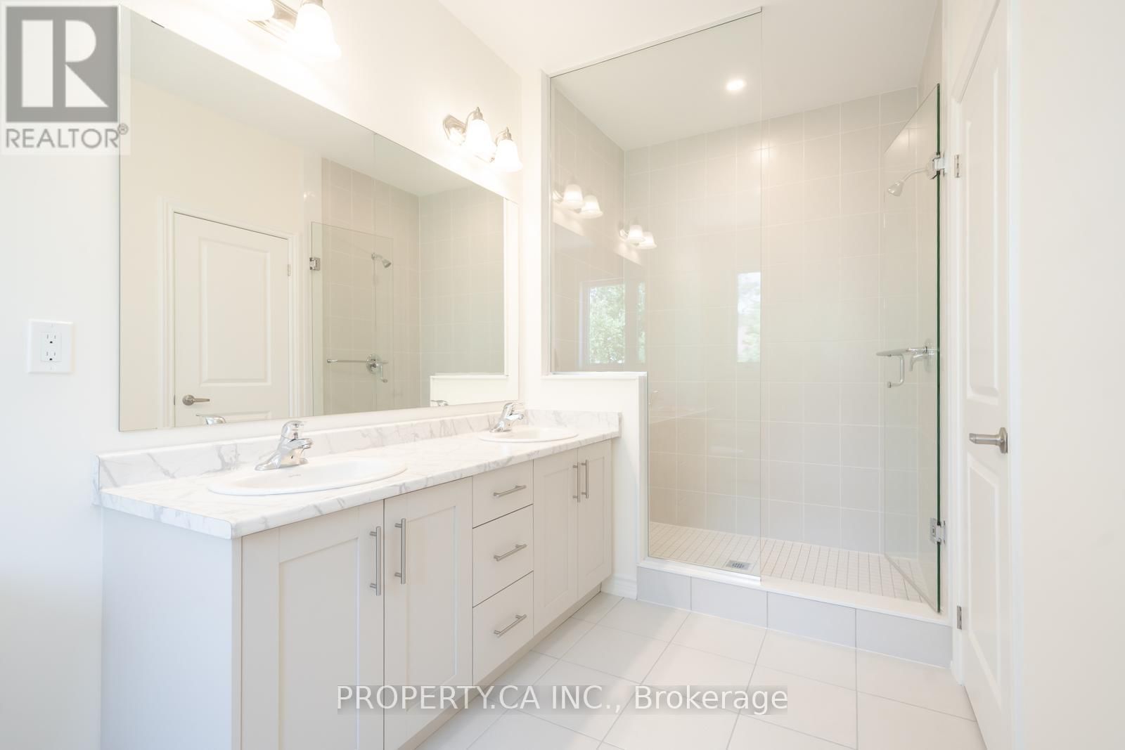 52 RUMI COURT Image 16