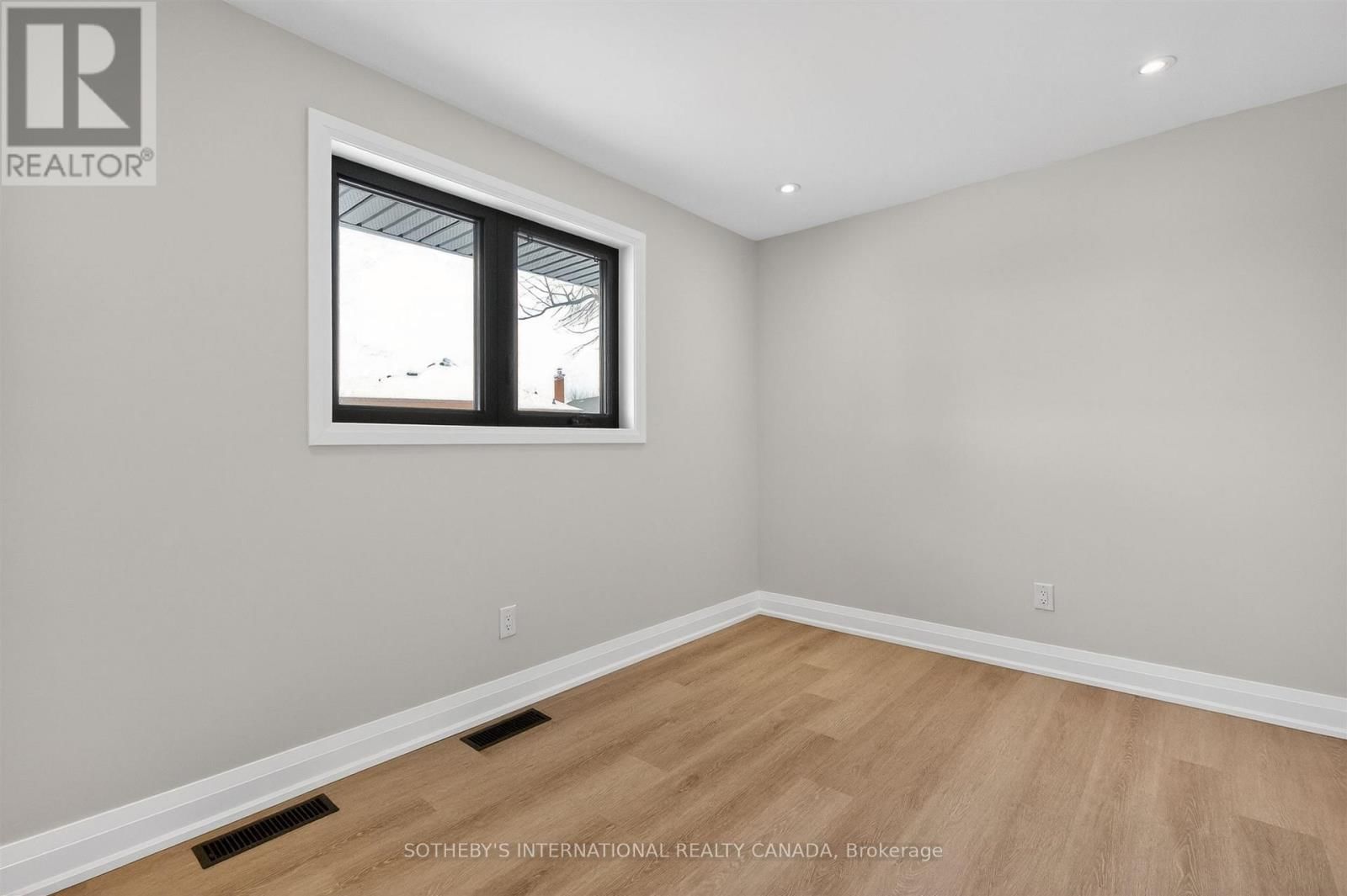 33 LANCER DRIVE Image 14