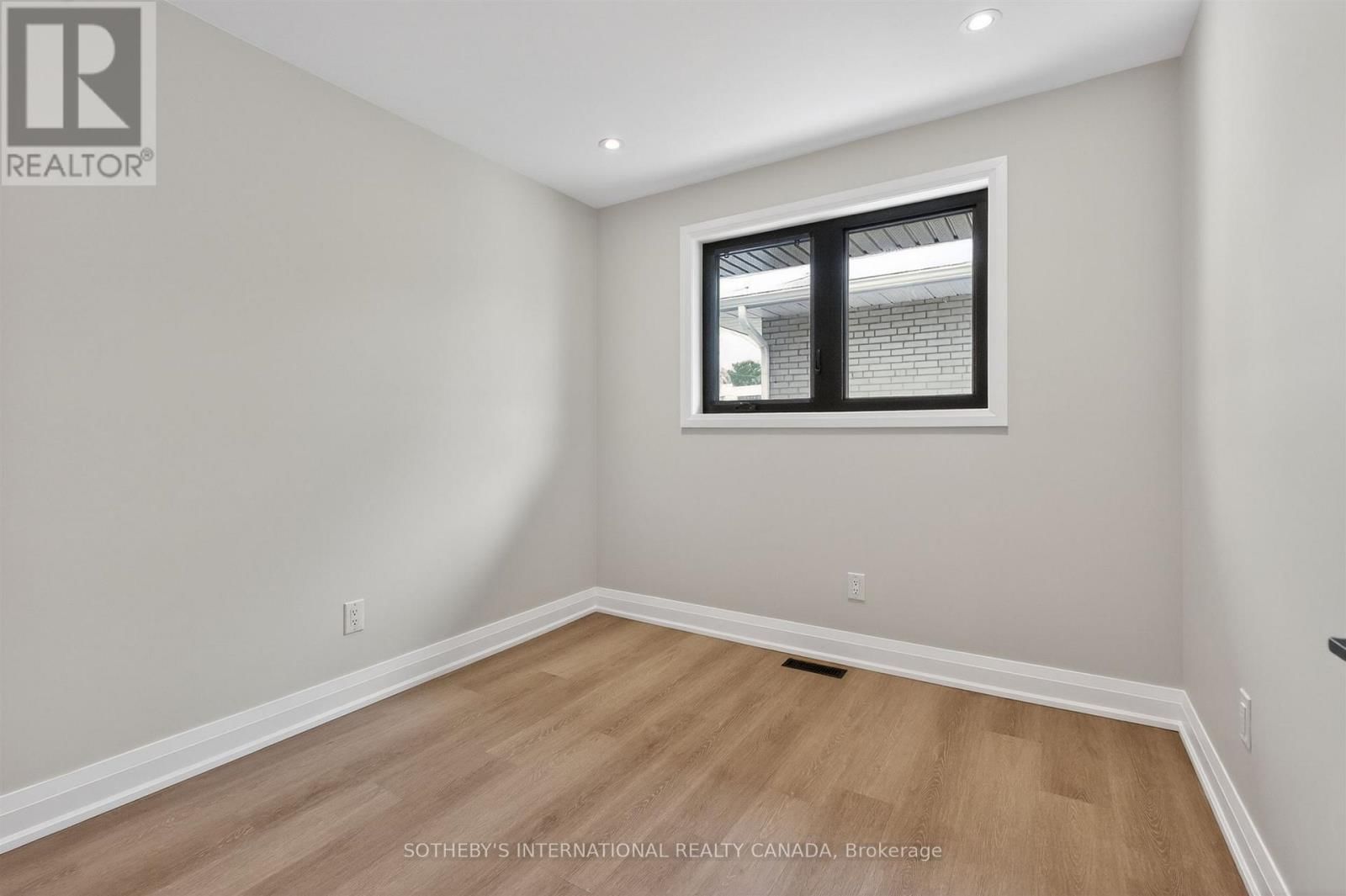 33 LANCER DRIVE Image 17