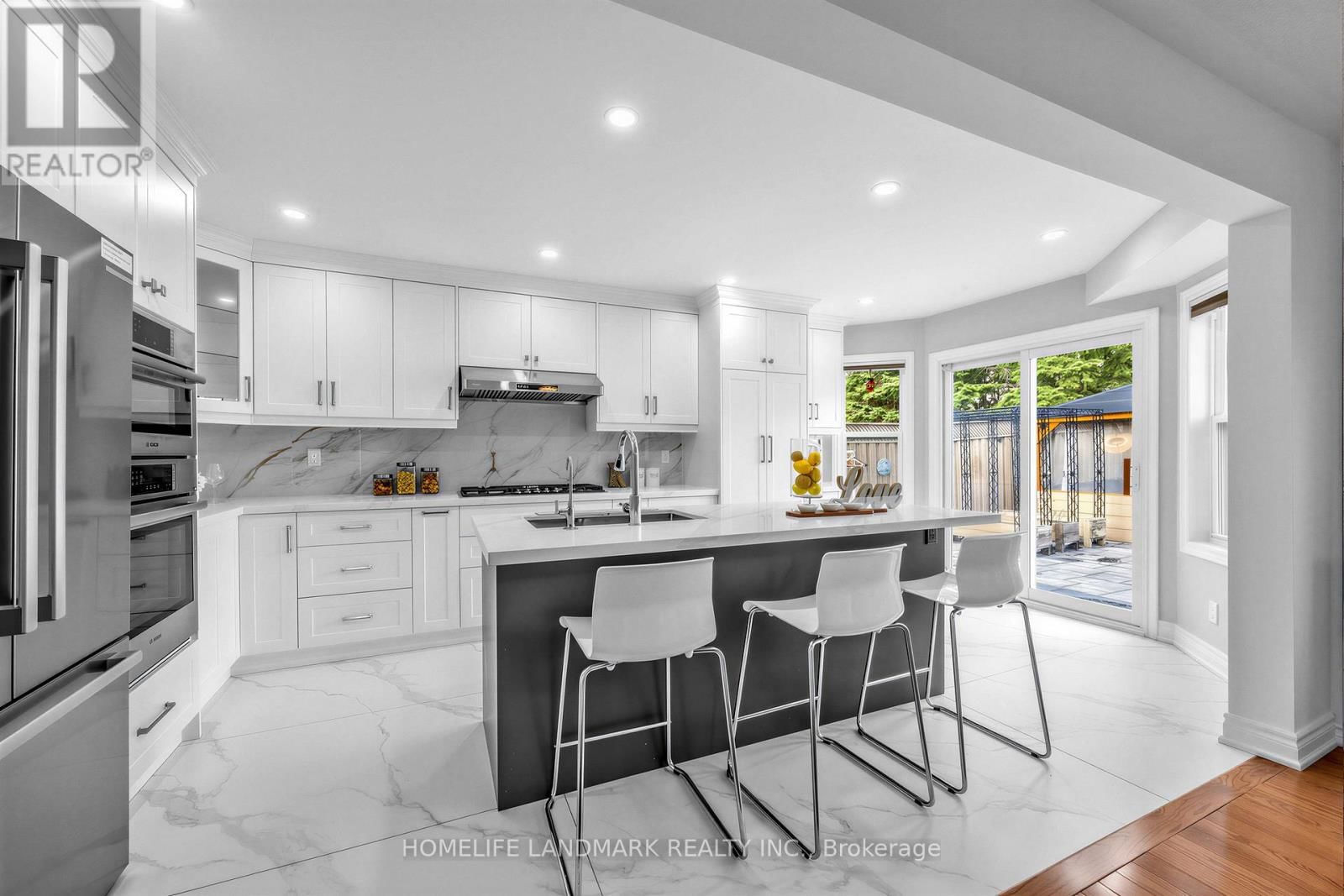 887 COLLEGE MANOR DRIVE Image 3