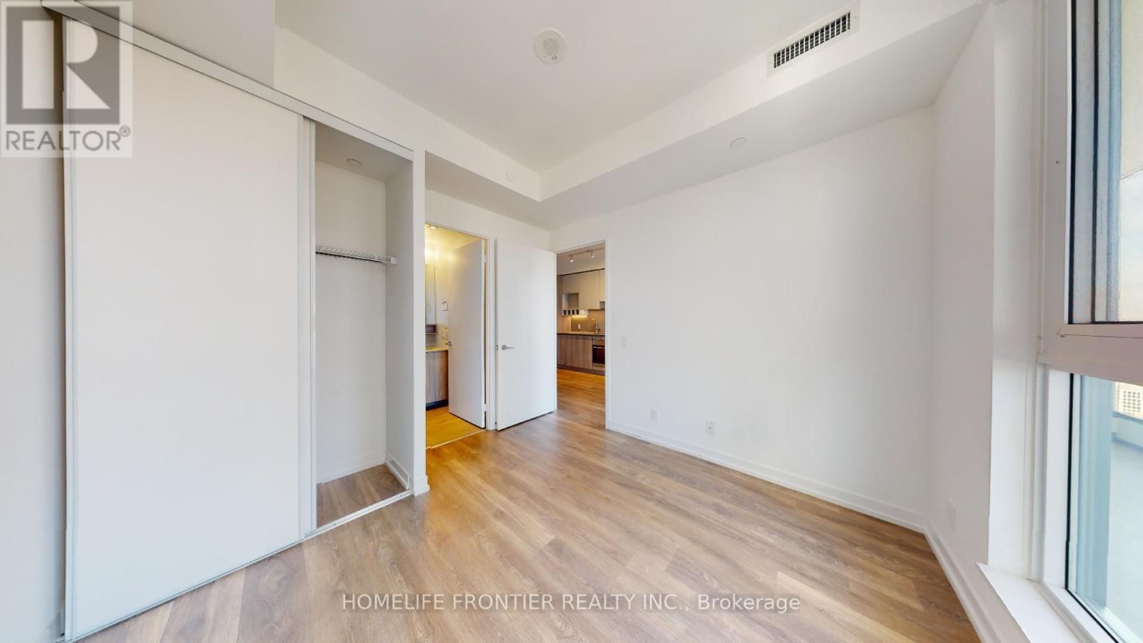 2105 - 950 PORTAGE PARKWAY Image 7