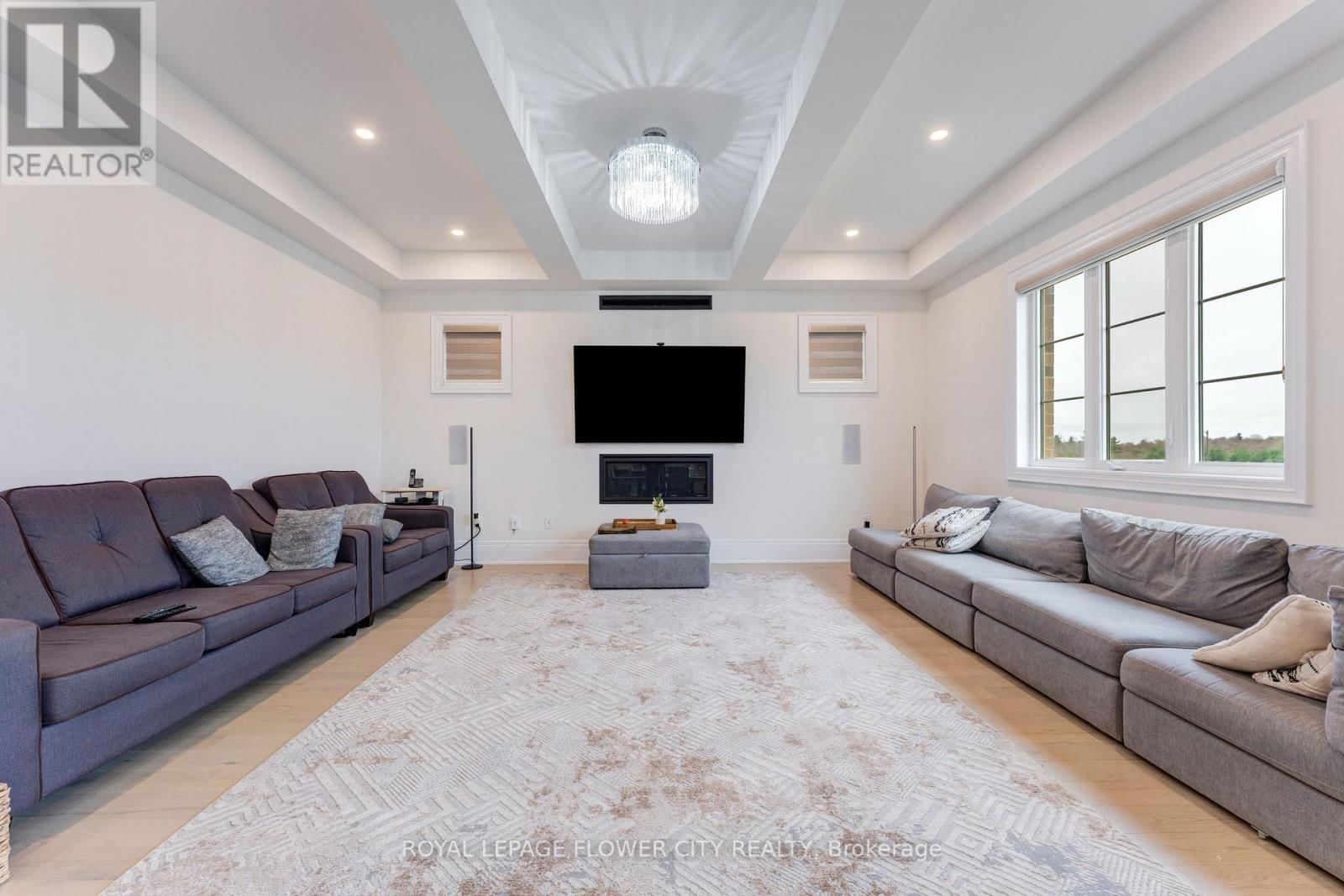 20 SERAVILLE STREET Image 16