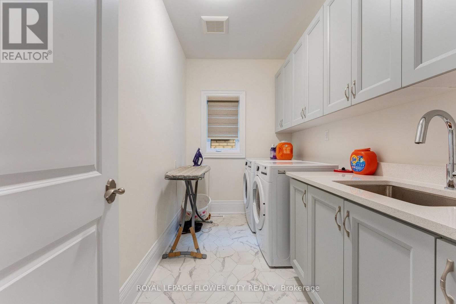 20 SERAVILLE STREET Image 19