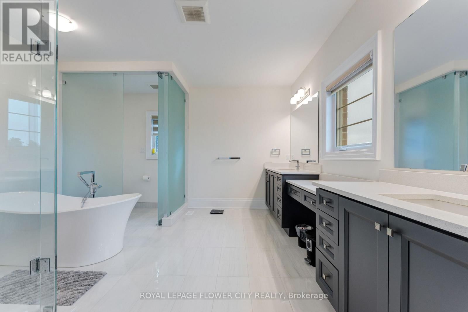 20 SERAVILLE STREET Image 22