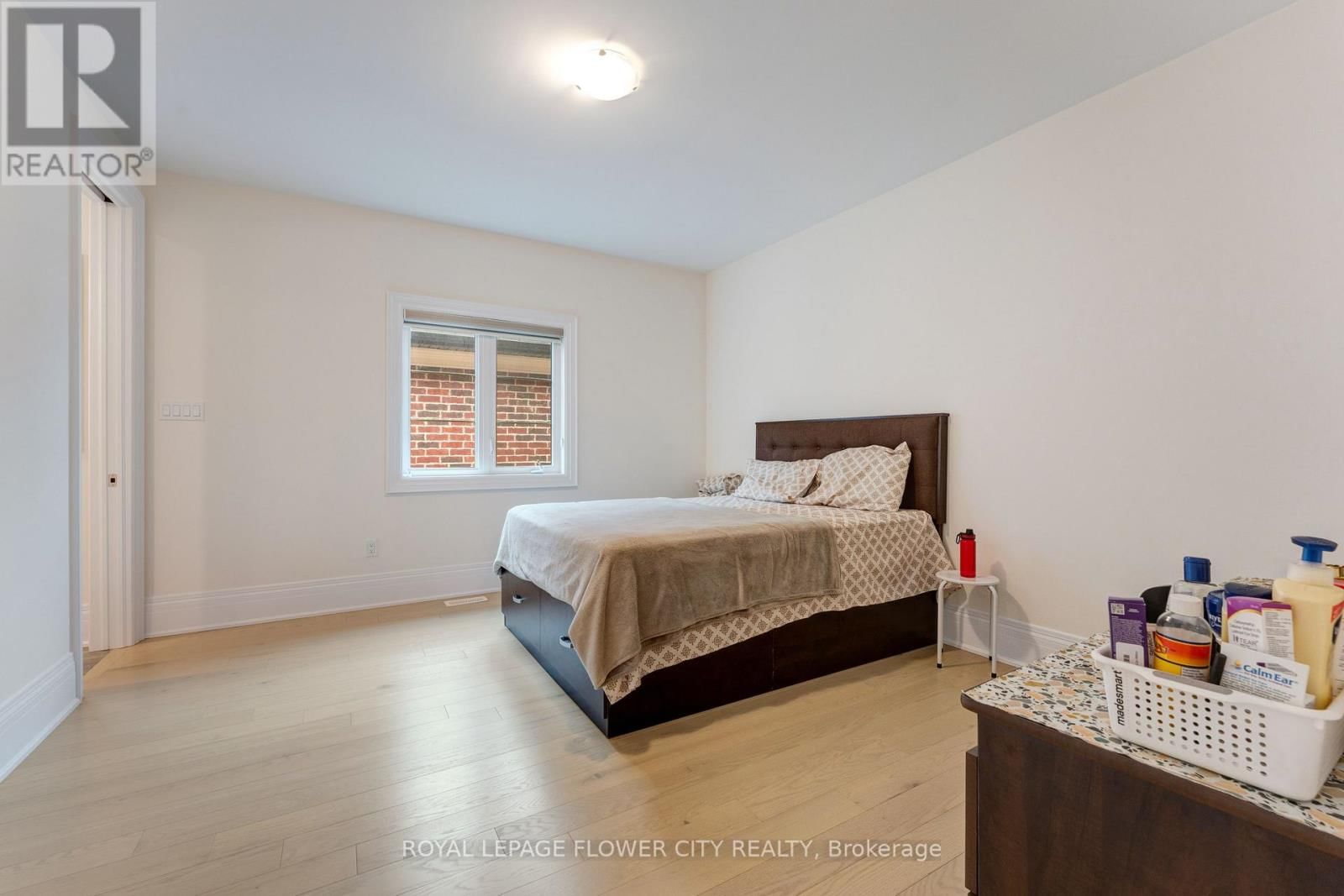 20 SERAVILLE STREET Image 24