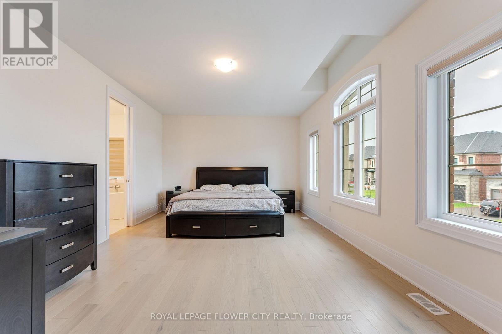 20 SERAVILLE STREET Image 28