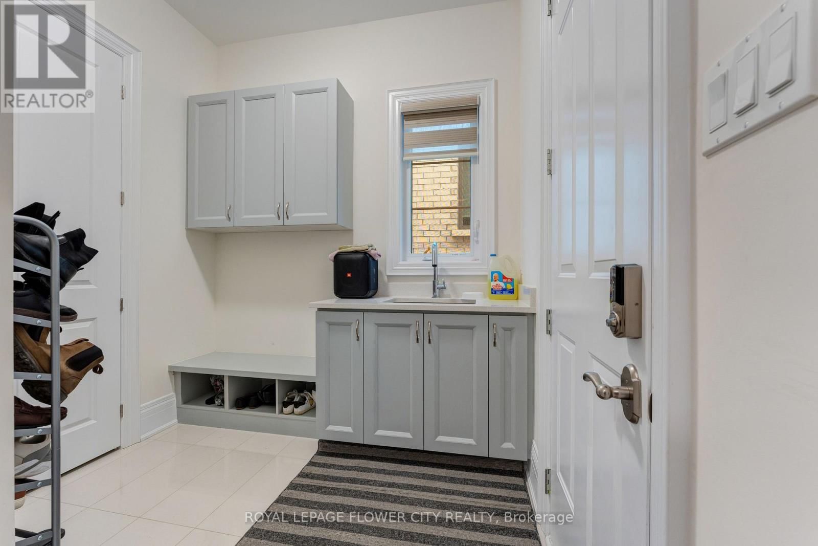 20 SERAVILLE STREET Image 36