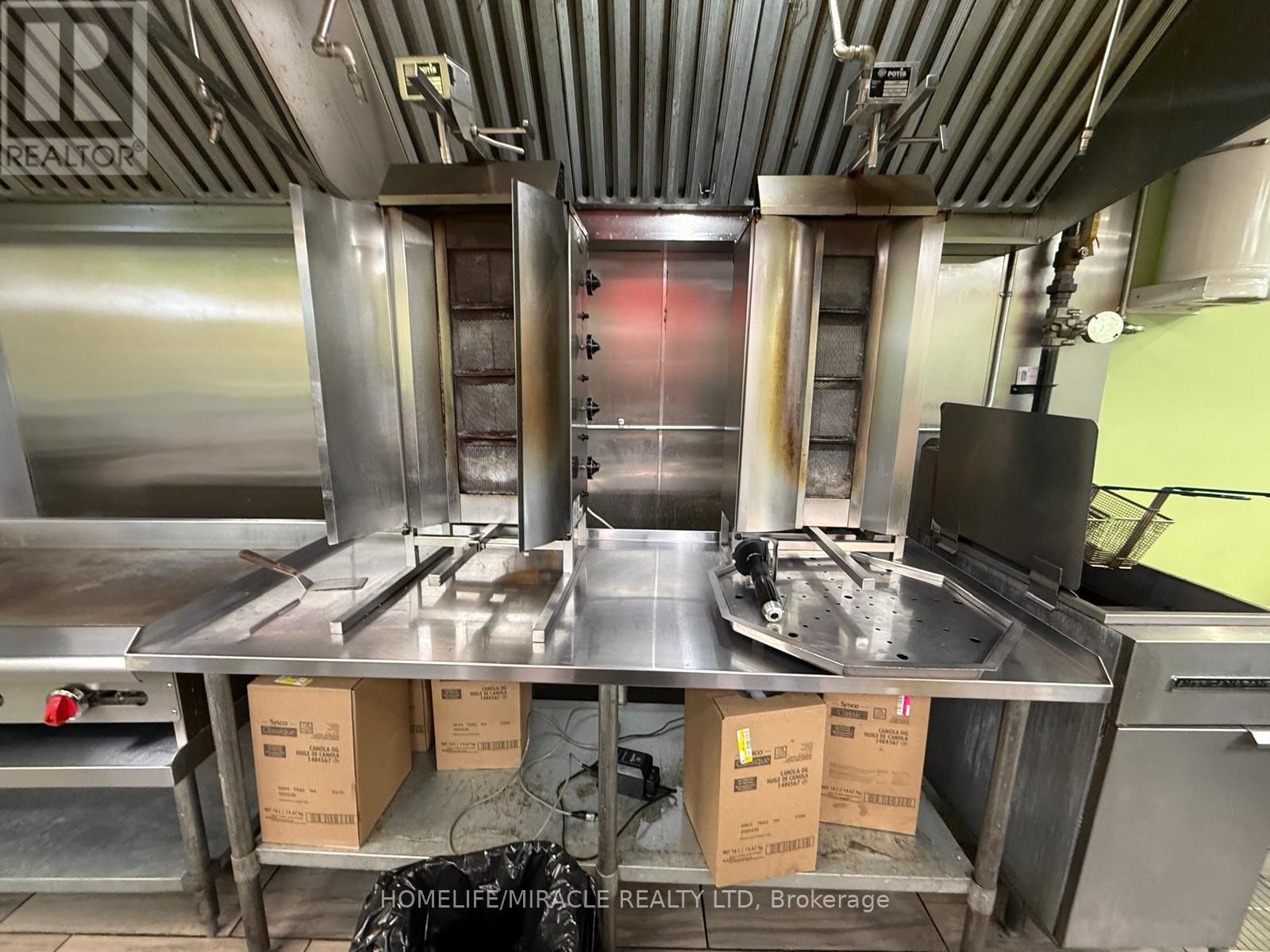 28 - 9699 JANE STREET Image 15