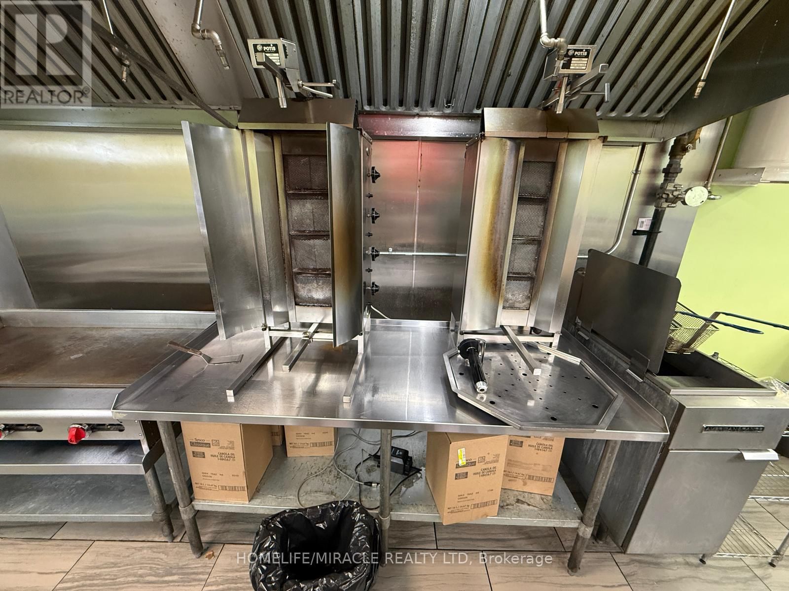 28 - 9699 JANE STREET Image 16