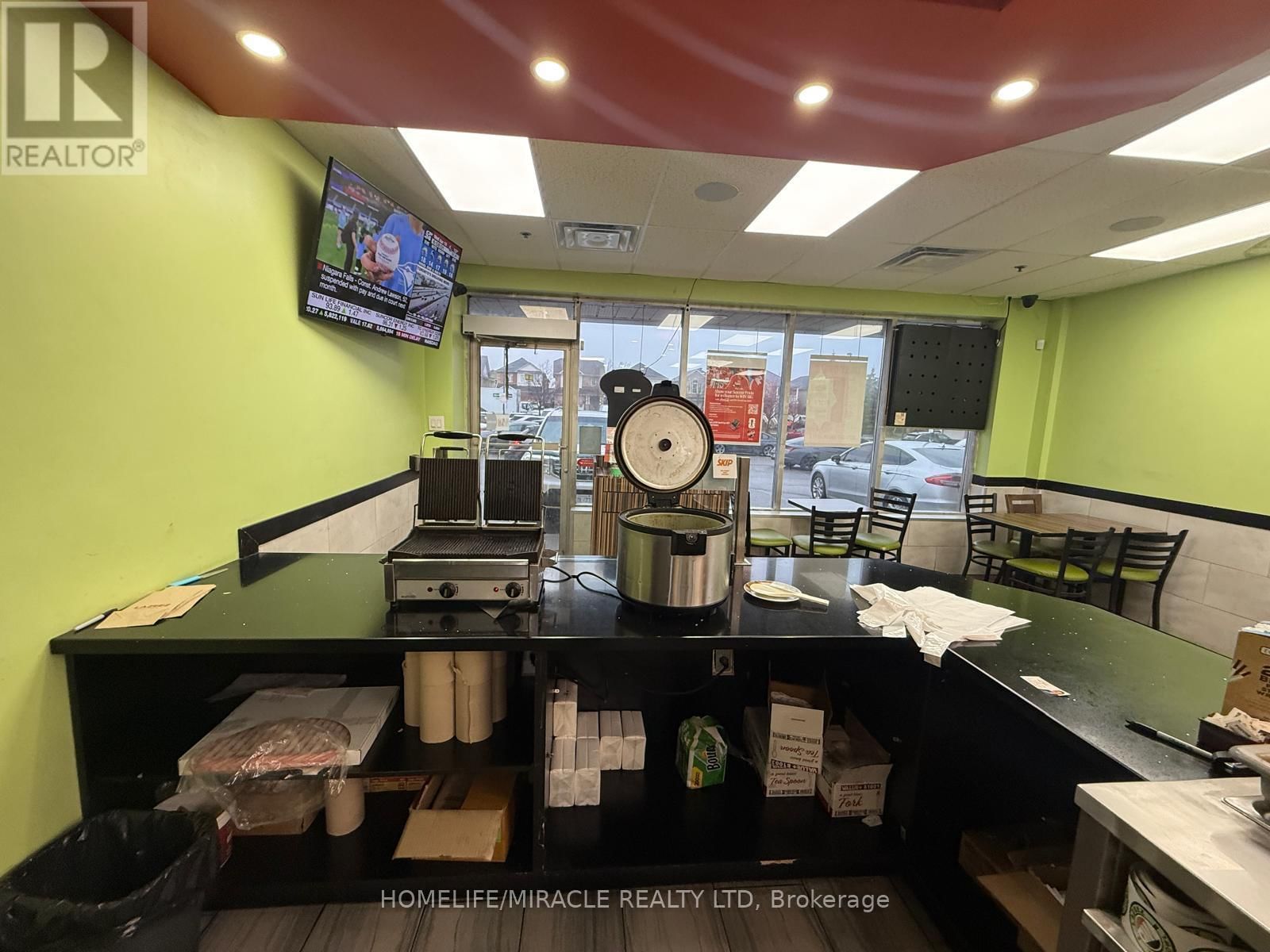 28 - 9699 JANE STREET Image 19