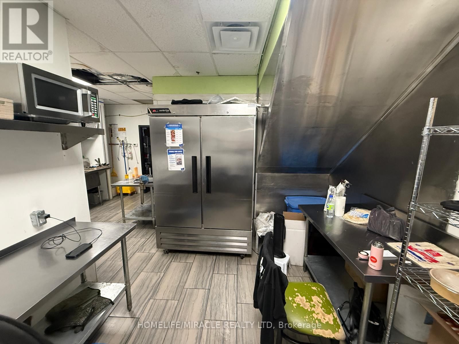 28 - 9699 JANE STREET Image 22