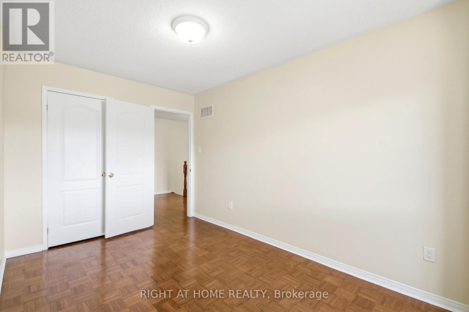 212 VENICE GATE DRIVE Image 22