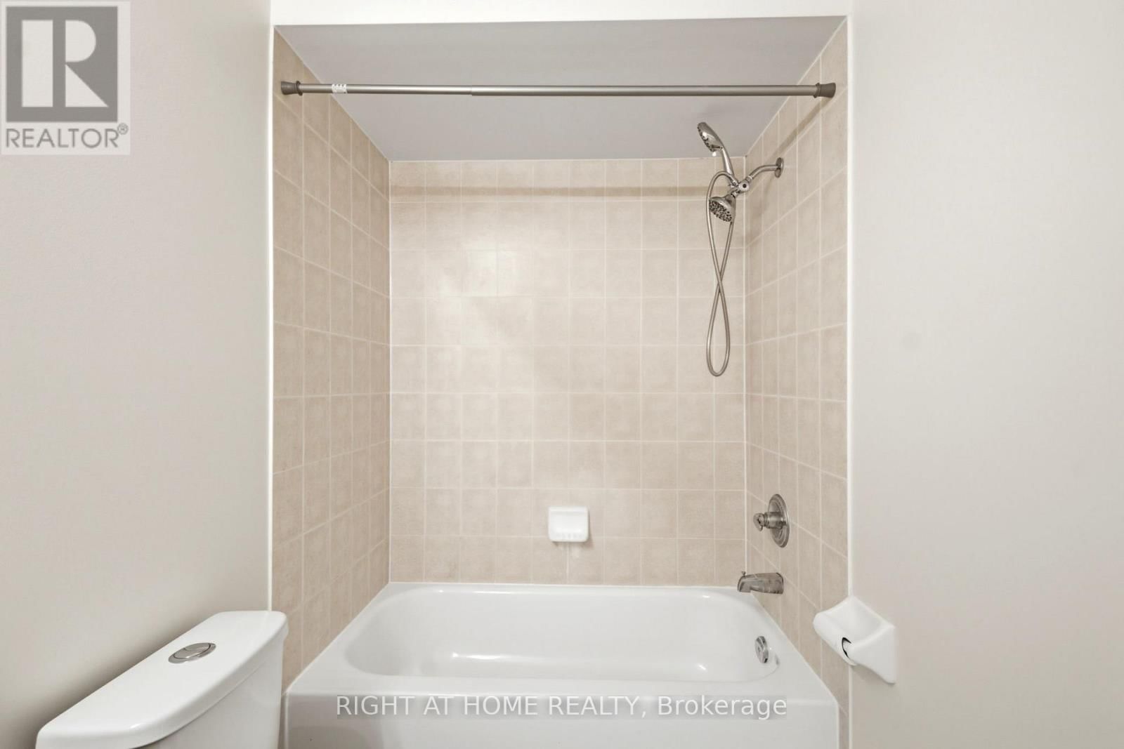 212 VENICE GATE DRIVE Image 28