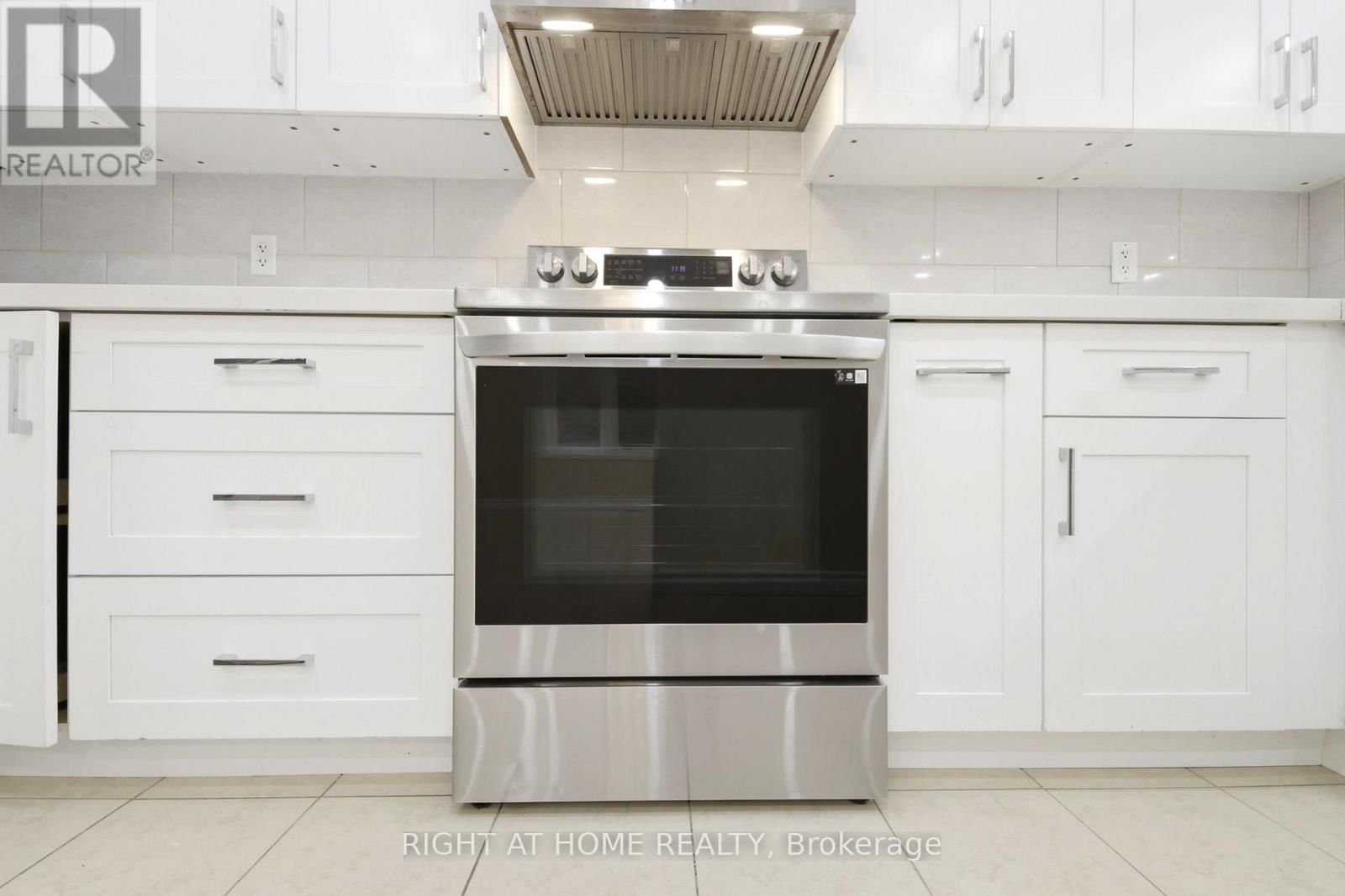 212 VENICE GATE DRIVE Image 9