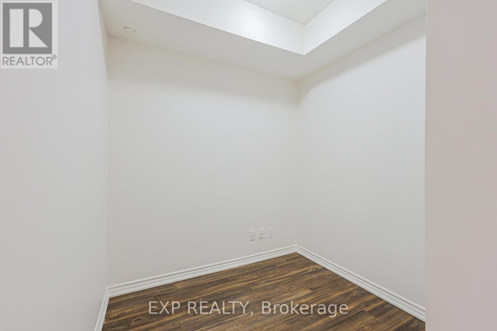 323 - 8323 KENNEDY ROAD Image 19