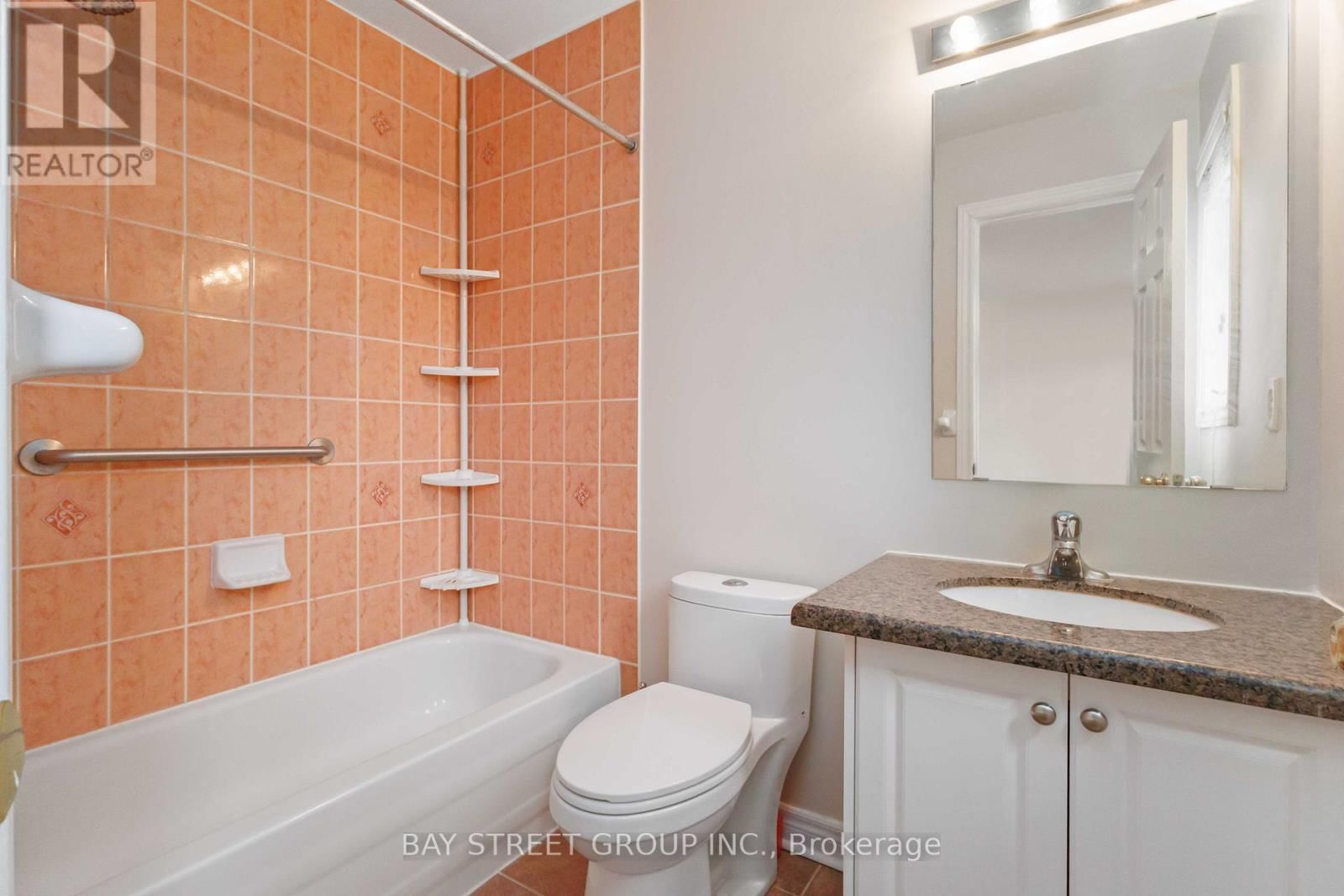 25 MAPLE RIDGE CRESCENT Image 19