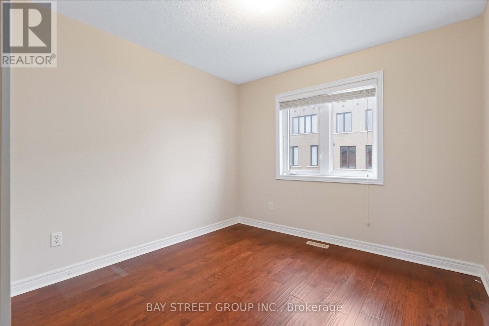 25 MAPLE RIDGE CRESCENT Image 20