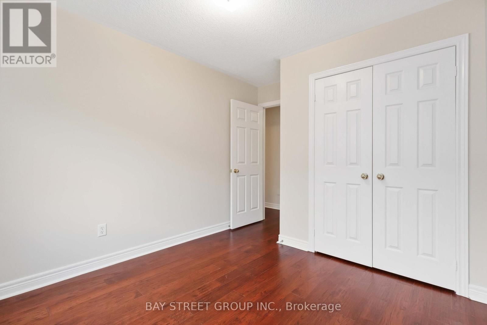 25 MAPLE RIDGE CRESCENT Image 21