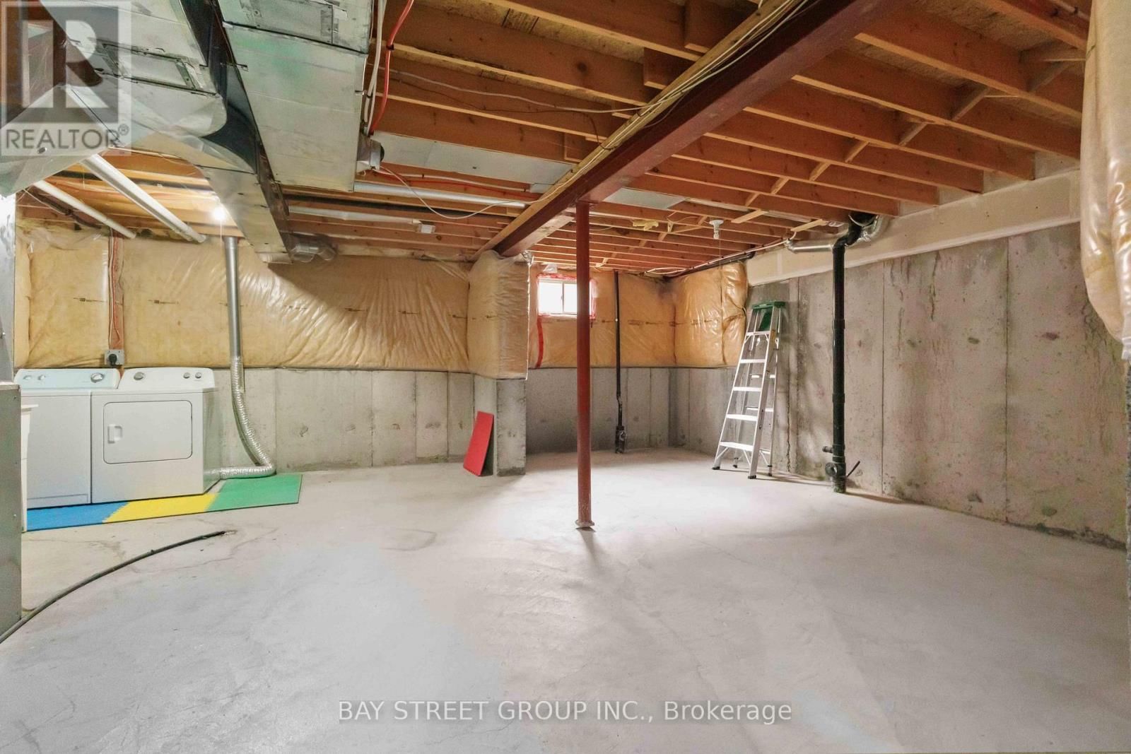 25 MAPLE RIDGE CRESCENT Image 25