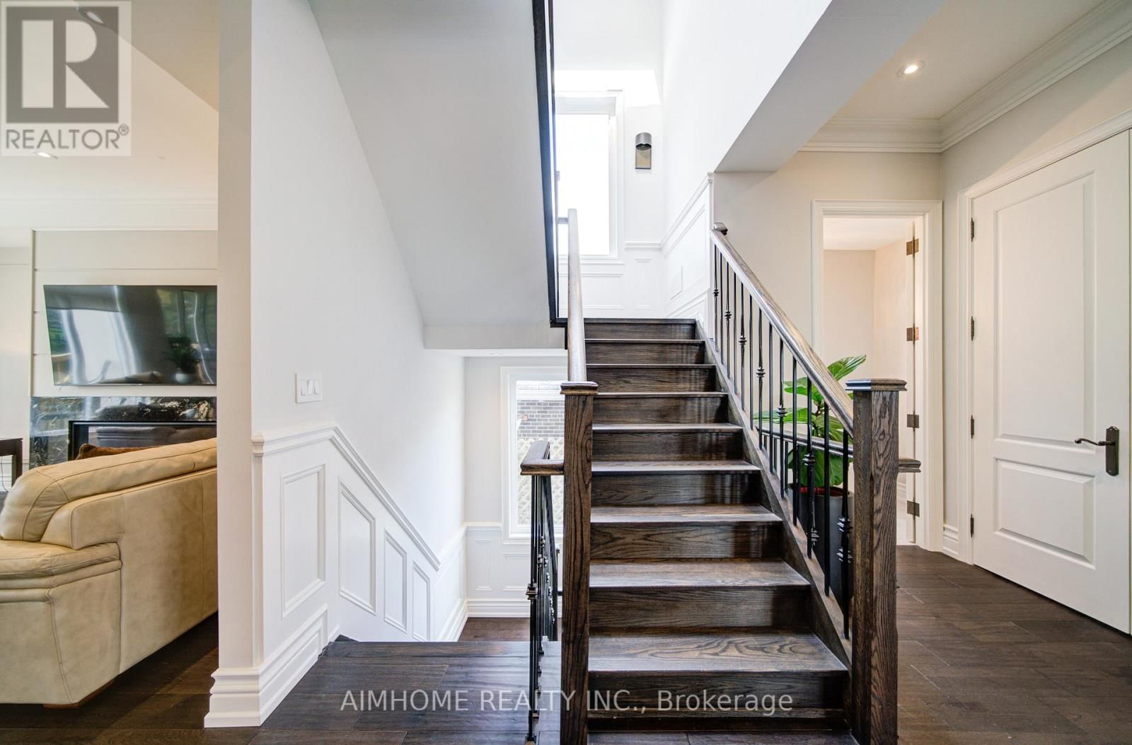 212 SUSSEX AVENUE Image 21