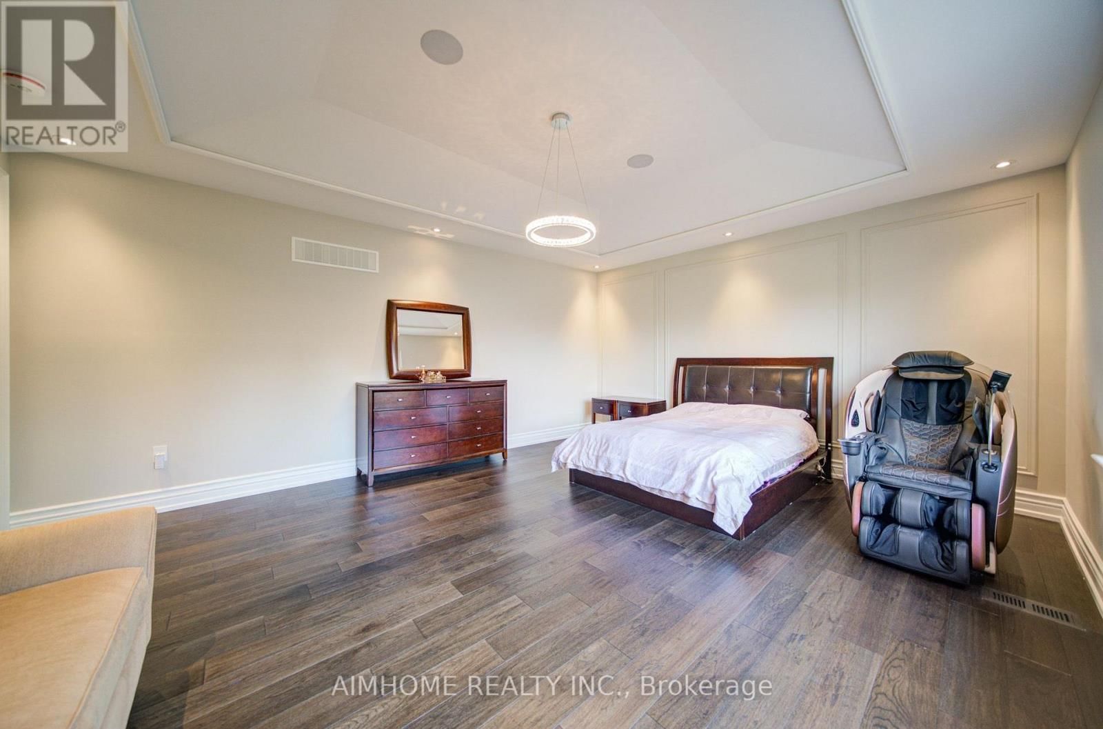 212 SUSSEX AVENUE Image 25