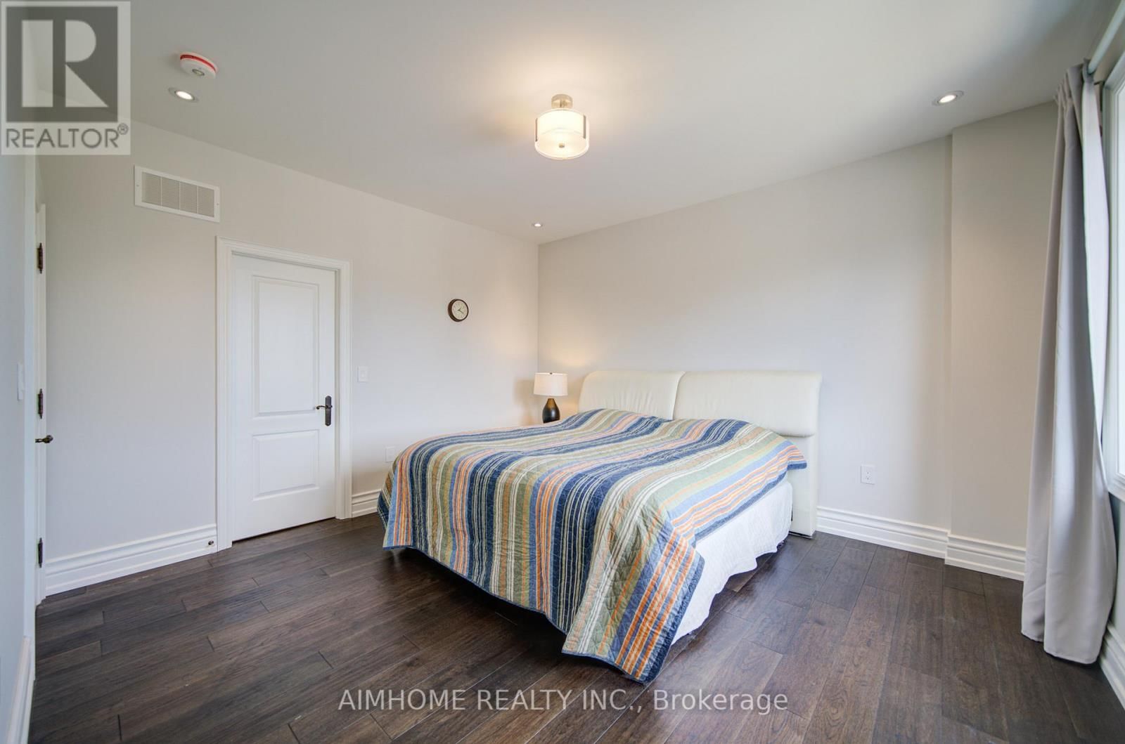 212 SUSSEX AVENUE Image 37