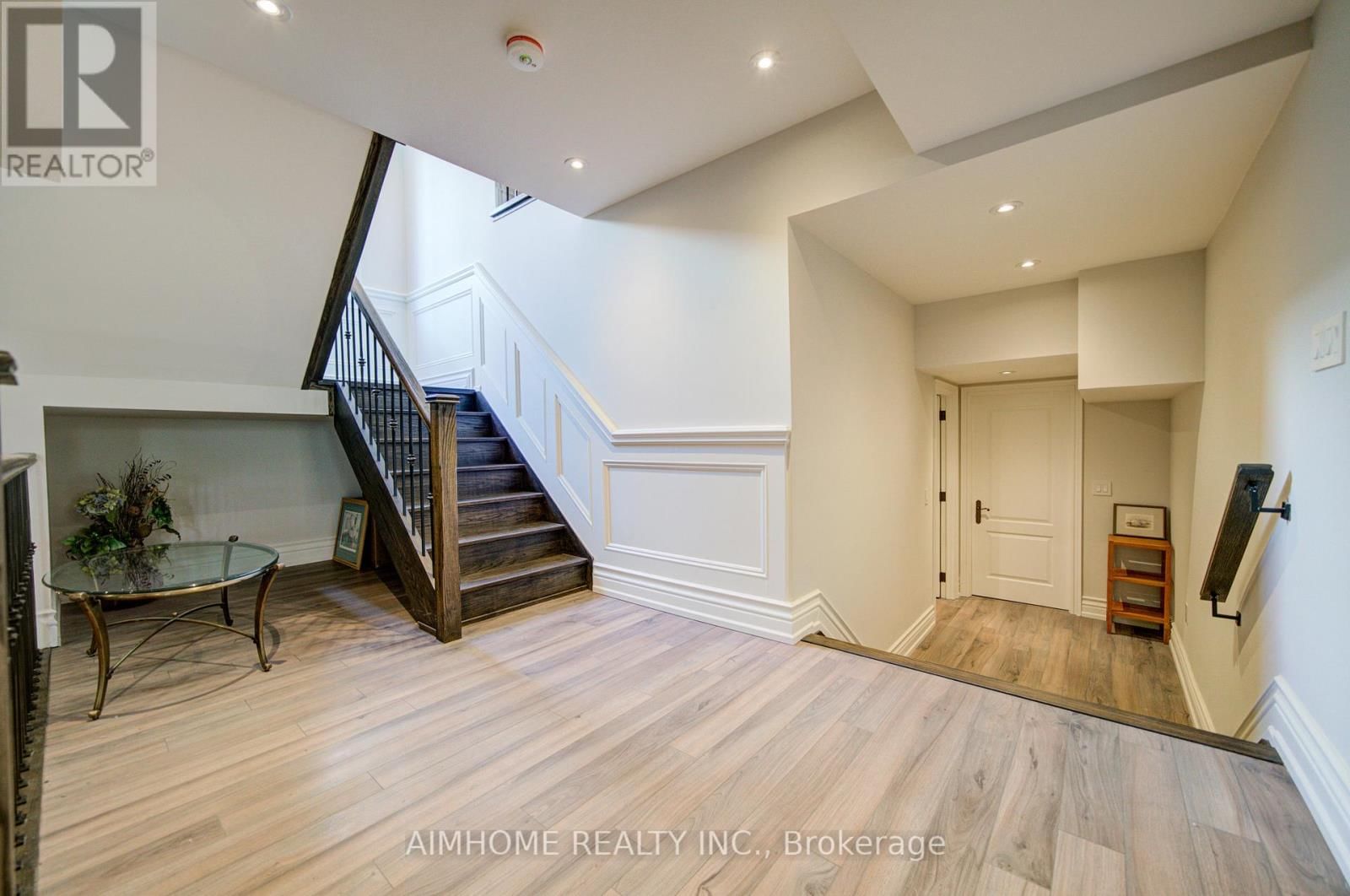 212 SUSSEX AVENUE Image 39