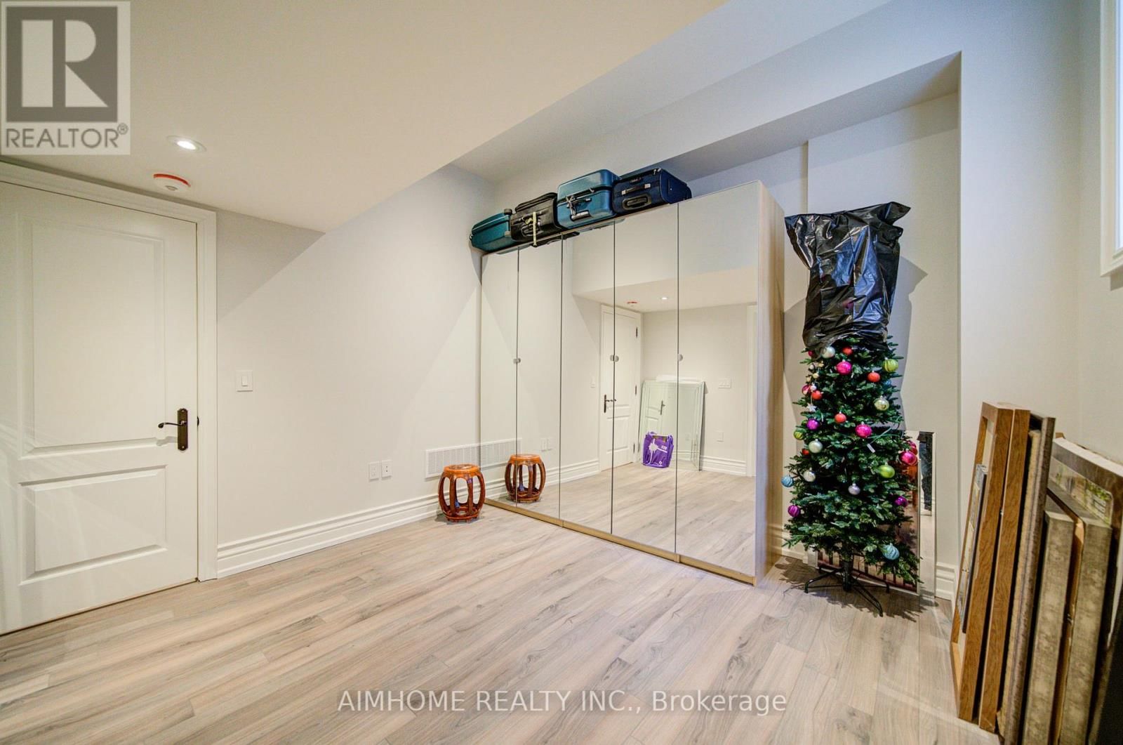 212 SUSSEX AVENUE Image 40