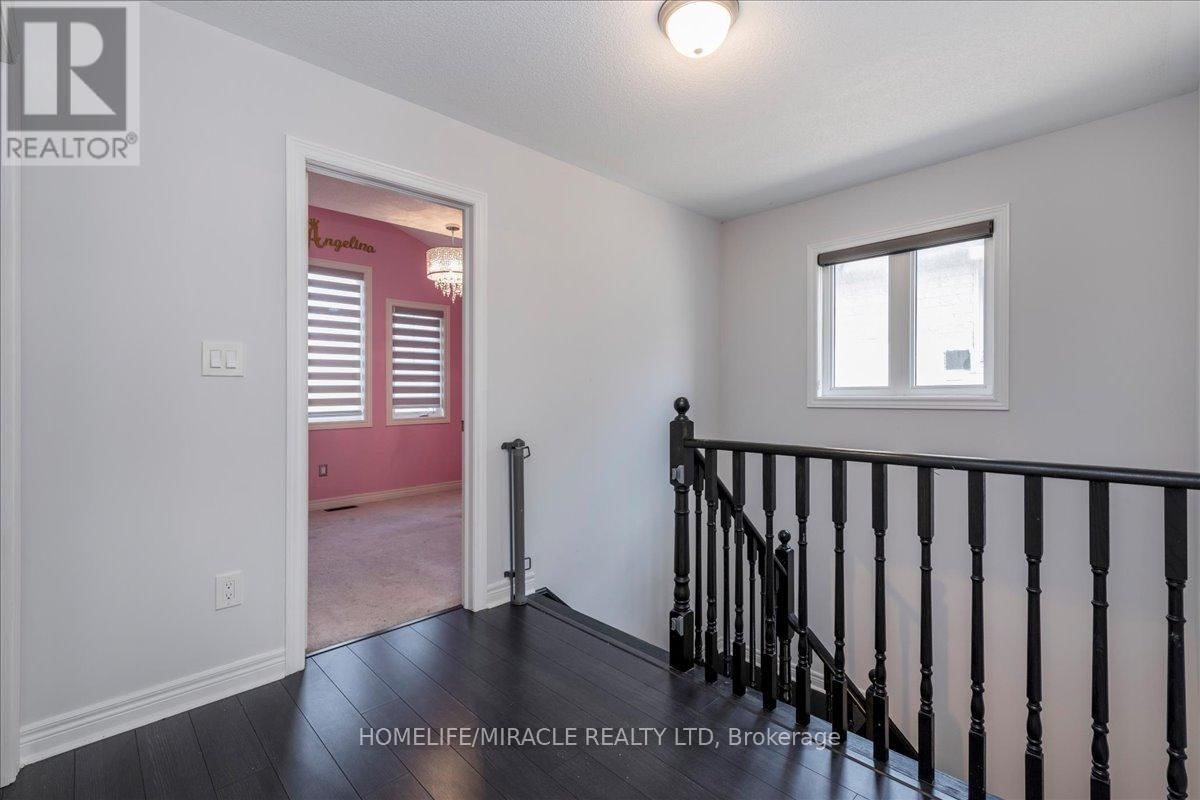 83 WILLOUGHBY WAY Image 16